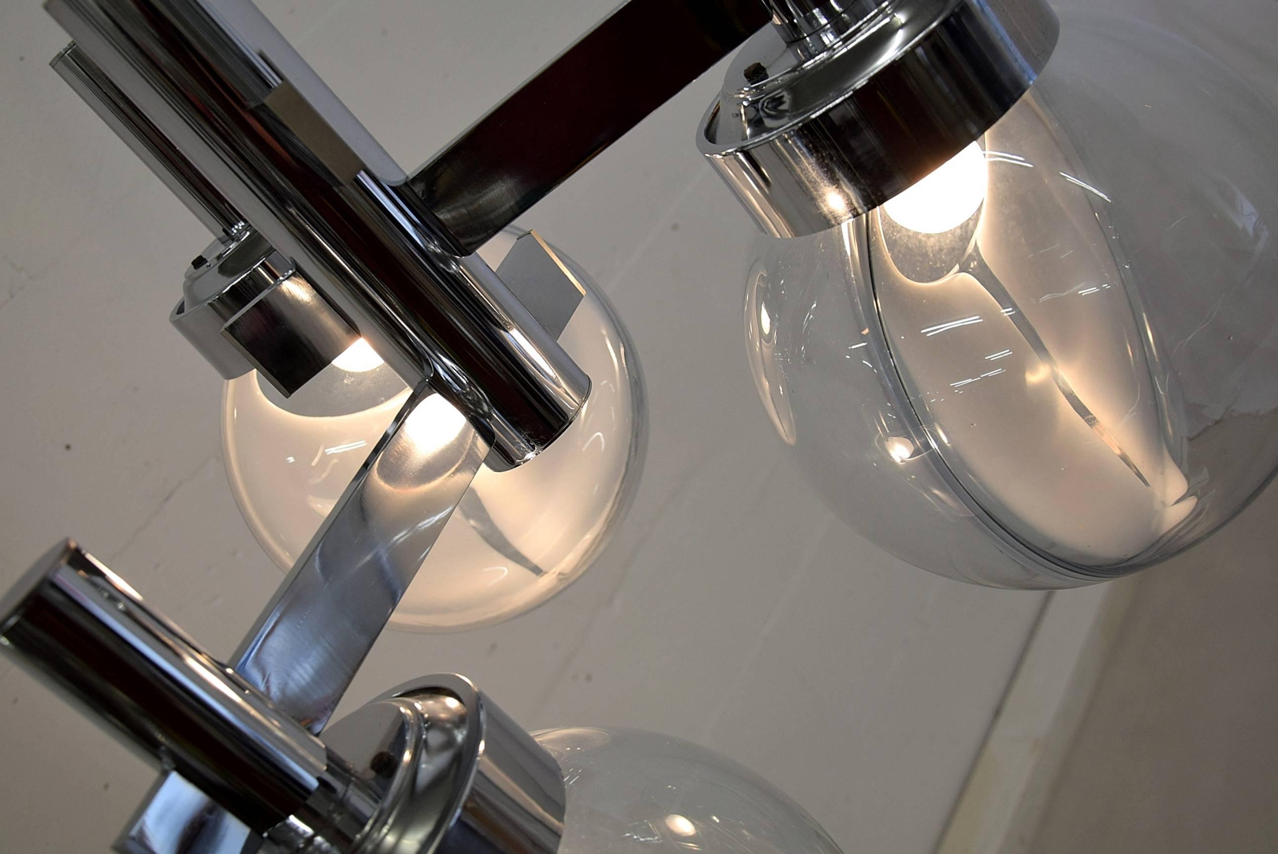 Venini Mid-Century Modern Glass and Chrome Ceiling Lamp In Good Condition For Sale In Weesp, NL