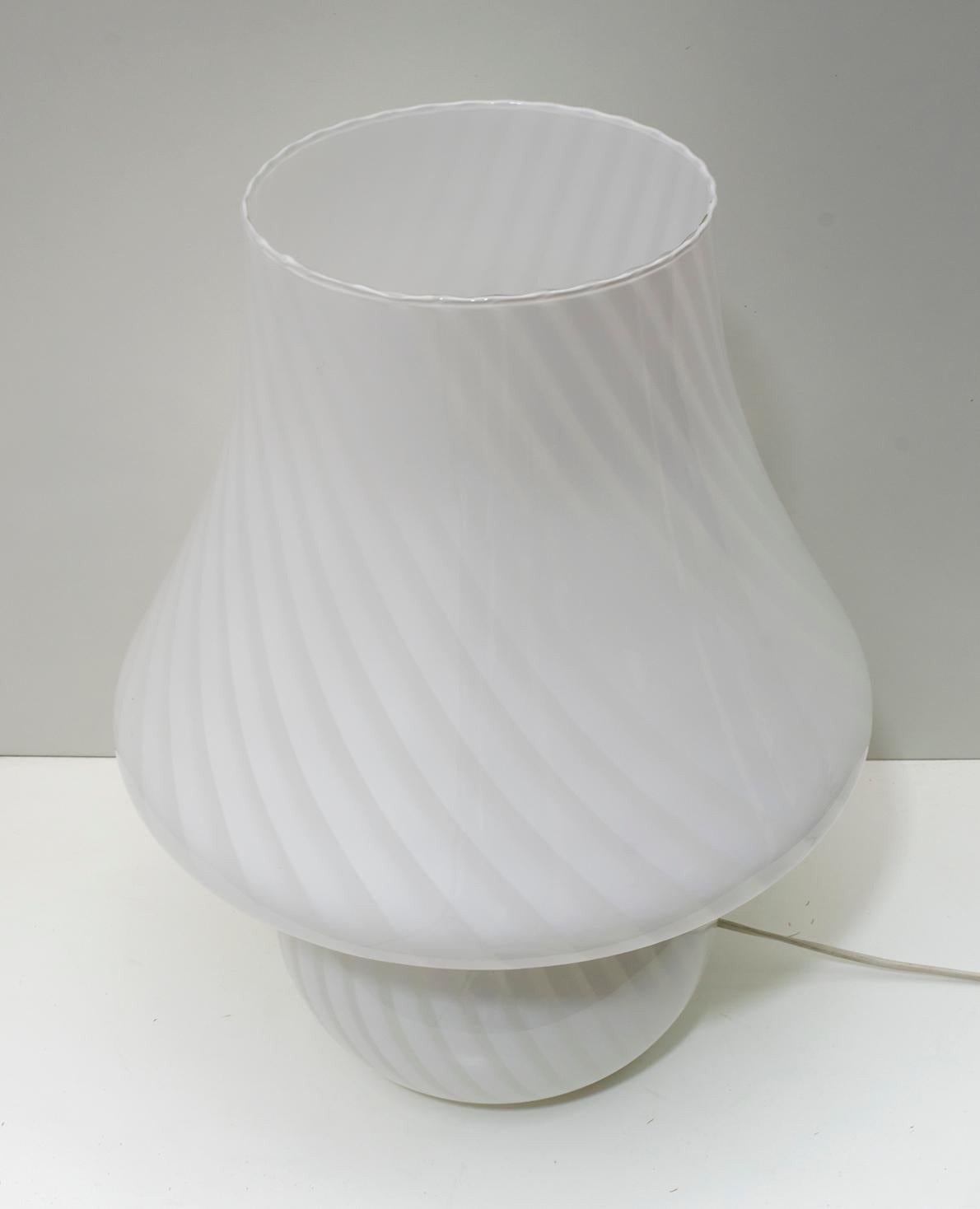 Venini Mid-Century Modern Italian Murano Glass Table Lamp, 1970s 1