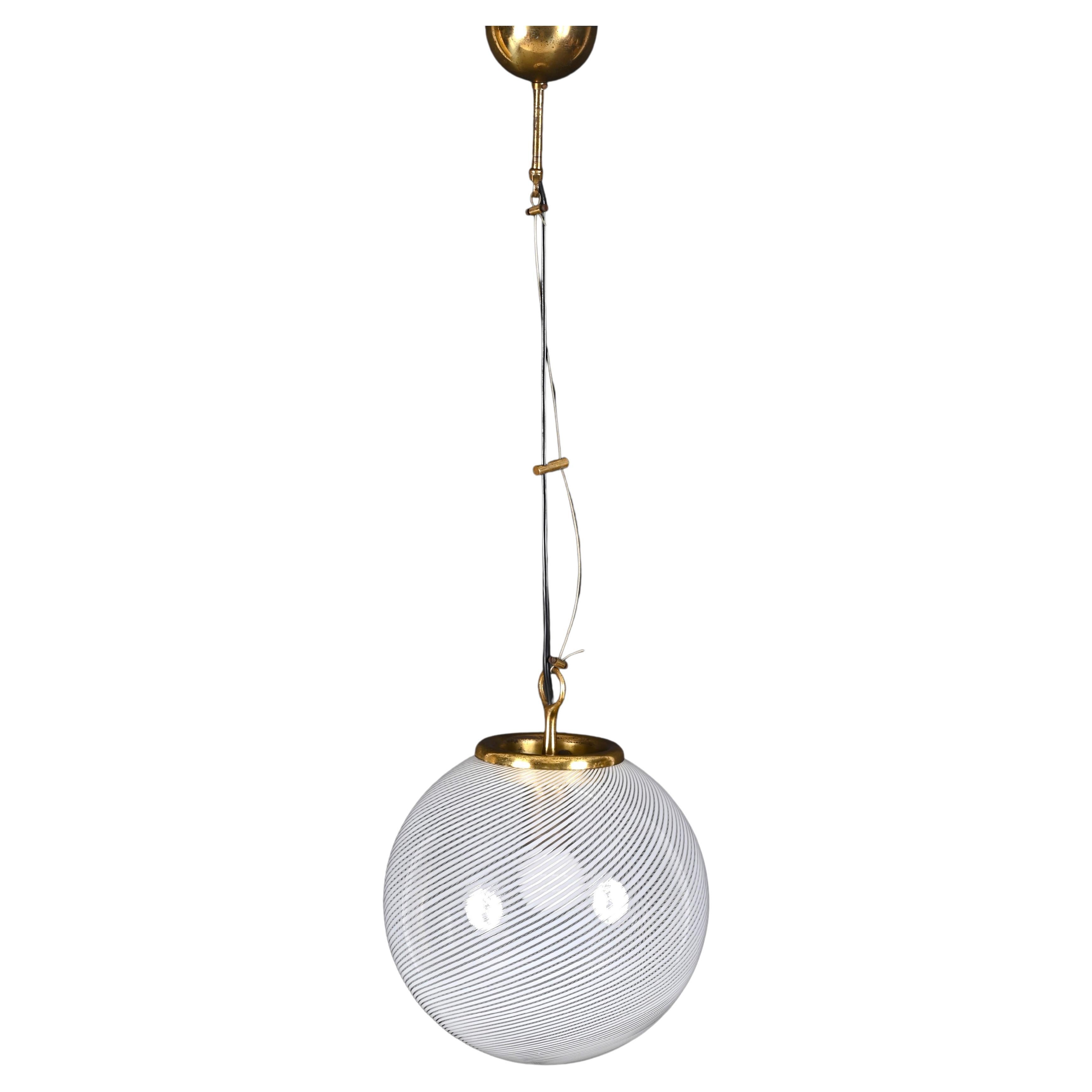 Venini Midcentury "Tessuto" White and Crystal Murano Glass Chandelier, 1970s For Sale