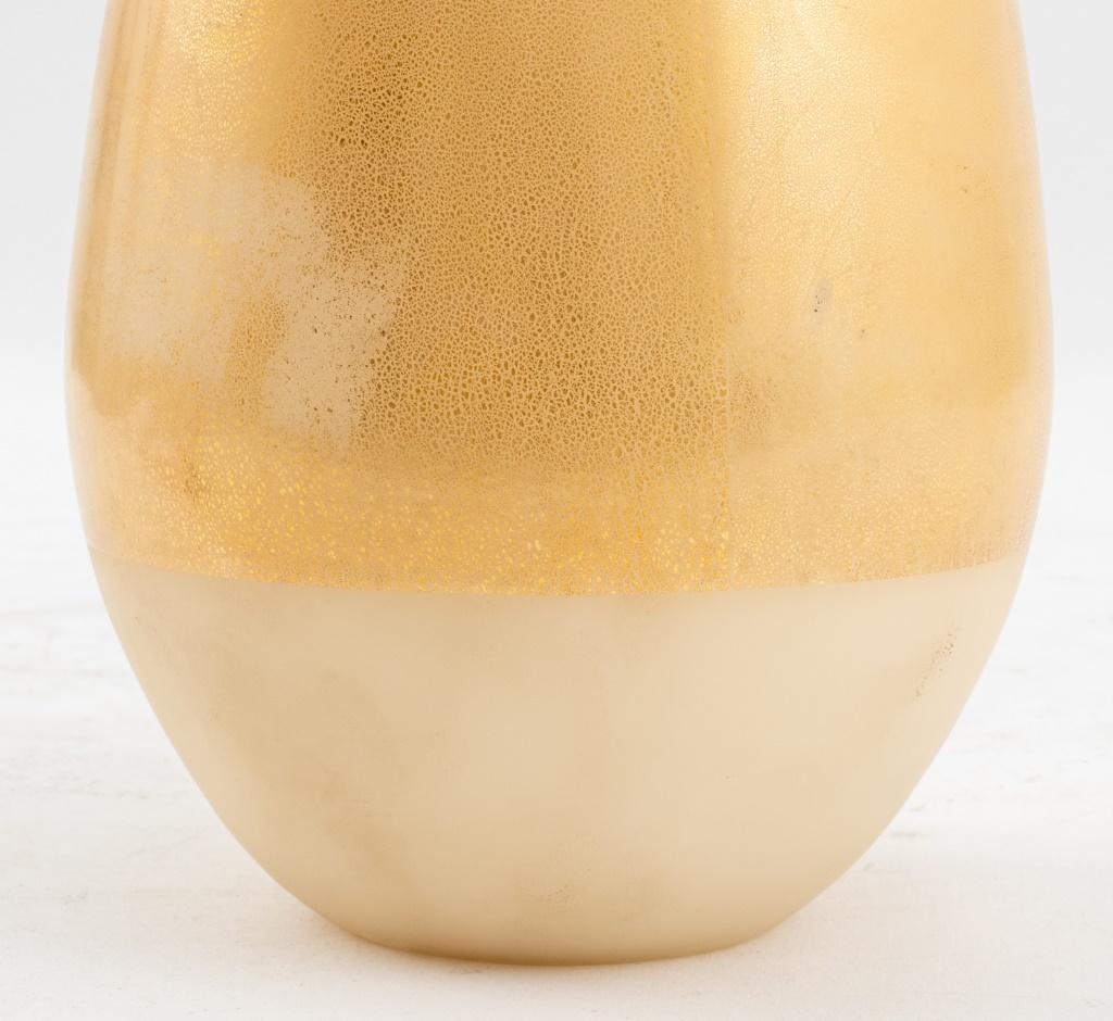 Contemporary Venini Murano Art Glass Vase with Gold Foil For Sale