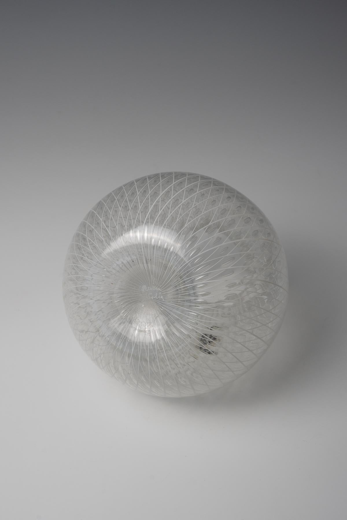 Fatto a mano Vaso in vetro artistico filigranato di Venini Murano, firmato e Labe in vendita