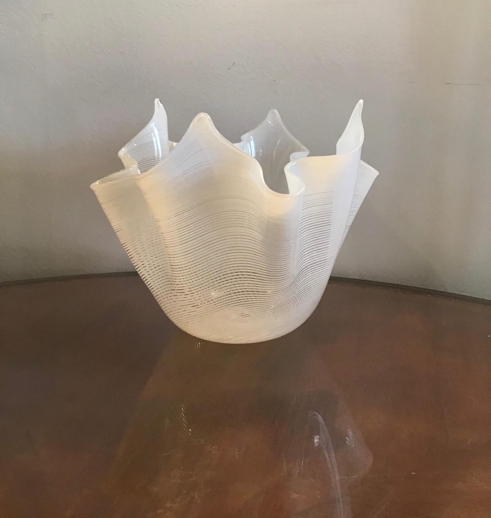 Venini Murano Glass Centerpiece Handkerchief “Filigrana”, 1955, Italy For Sale 4