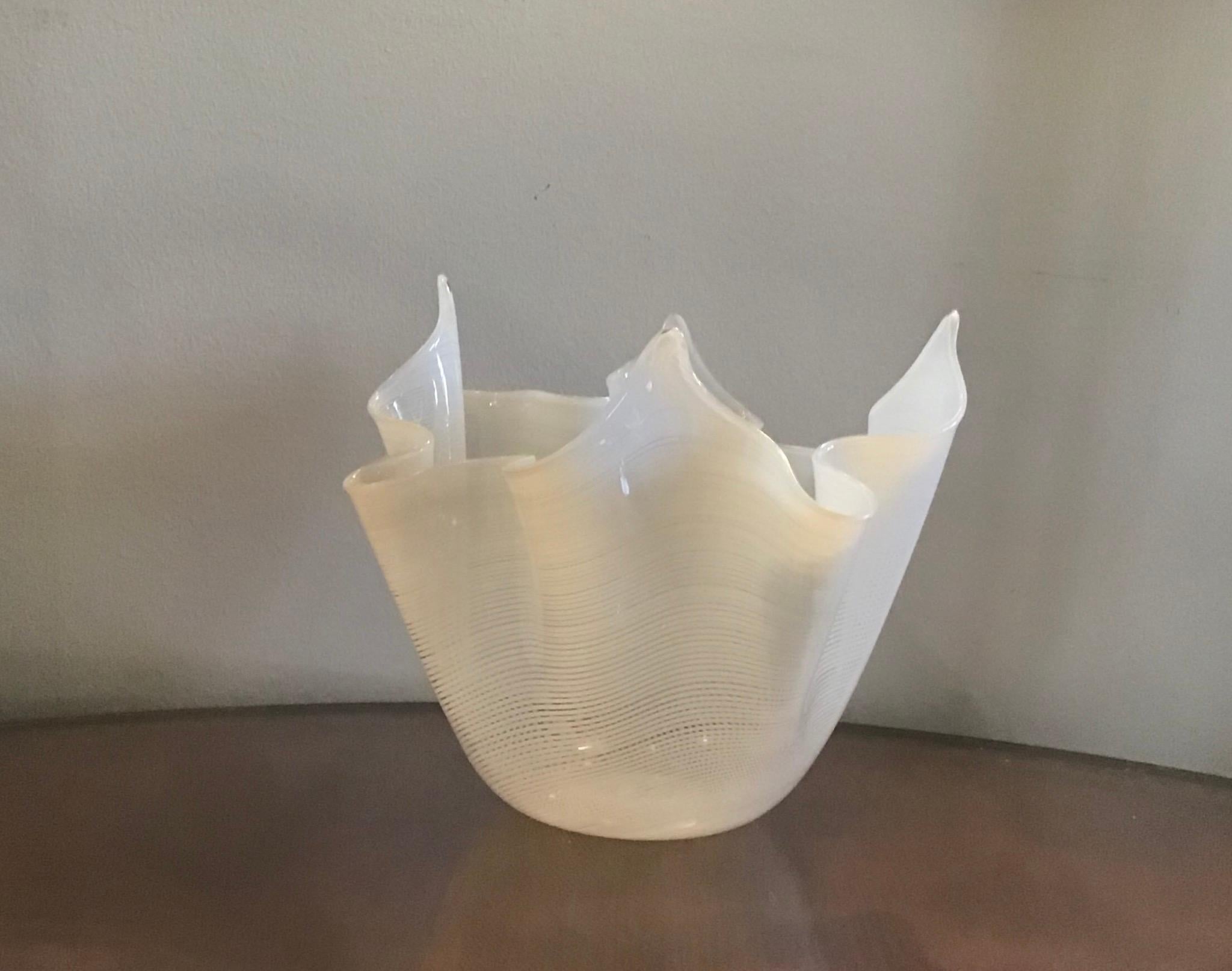 Venini Murano Glass Centerpiece Handkerchief “Filigrana”, 1955, Italy For Sale 5