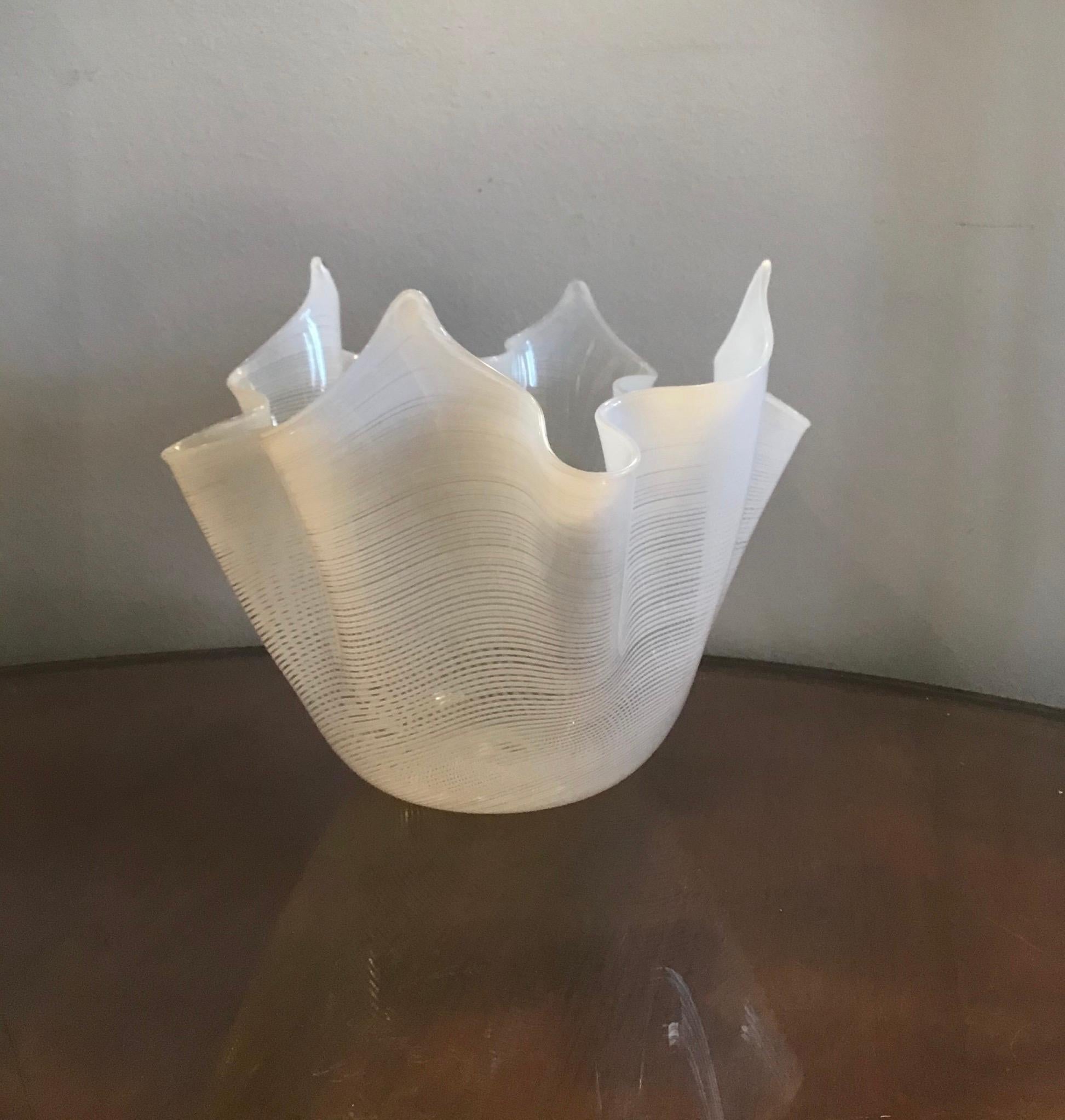 Venini Murano Glass Centerpiece Handkerchief “Filigrana”, 1955, Italy For Sale 2