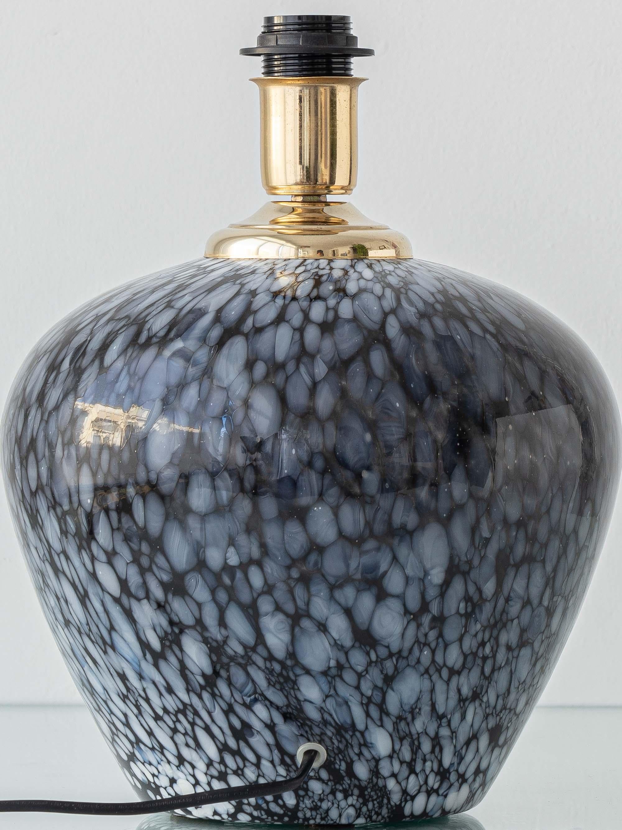 Fait main Lampe de table en verre Murano, noir et blanc, Italie, années 1950-1970 en vente