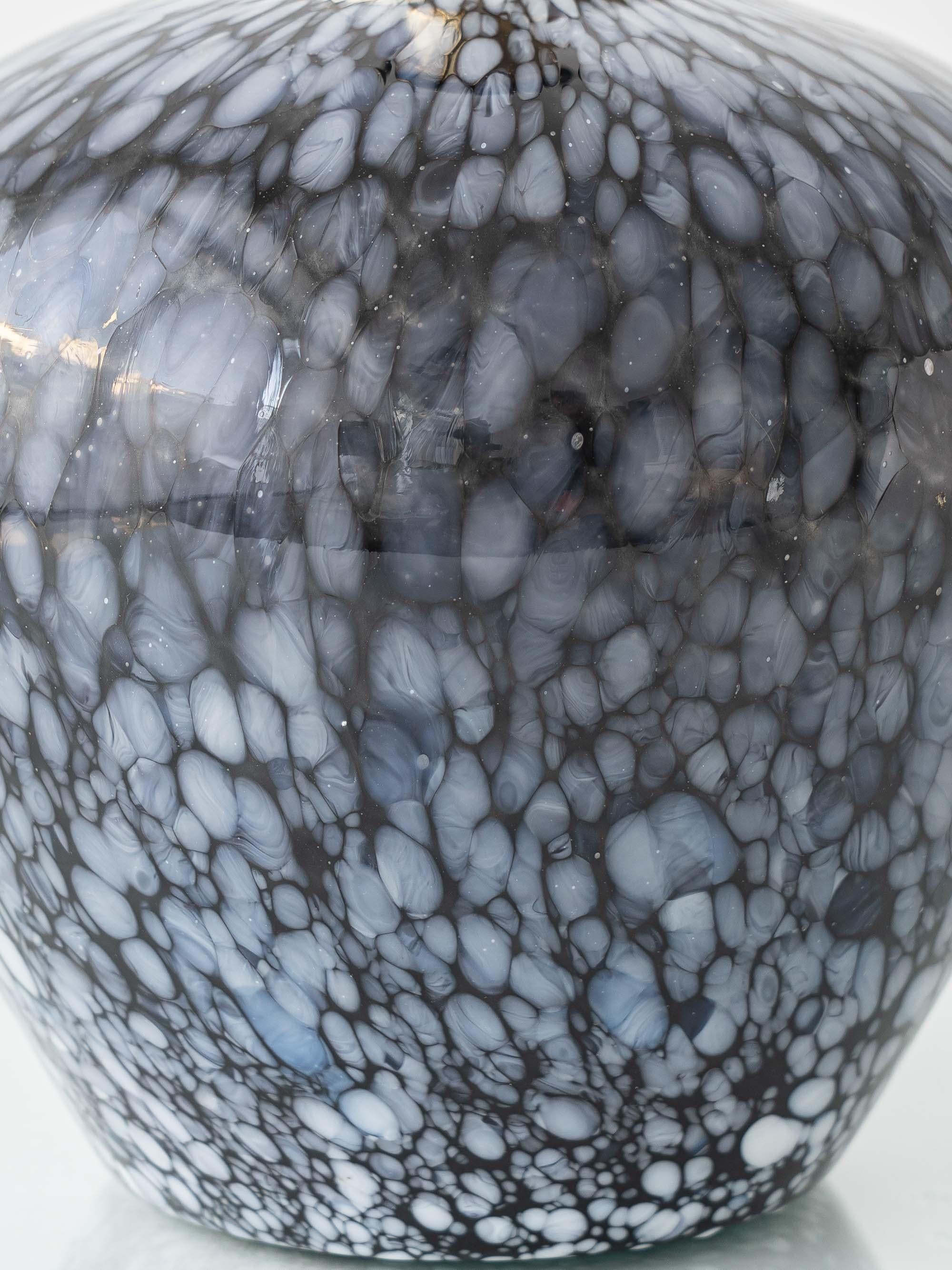 Lampe de table en verre Murano, noir et blanc, Italie, années 1950-1970 Bon état - En vente à AMSTERDAM, NL
