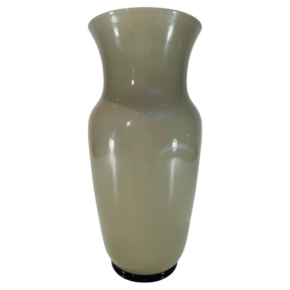 Vase en verre Murano gris, noir et or circa 1950 en vente