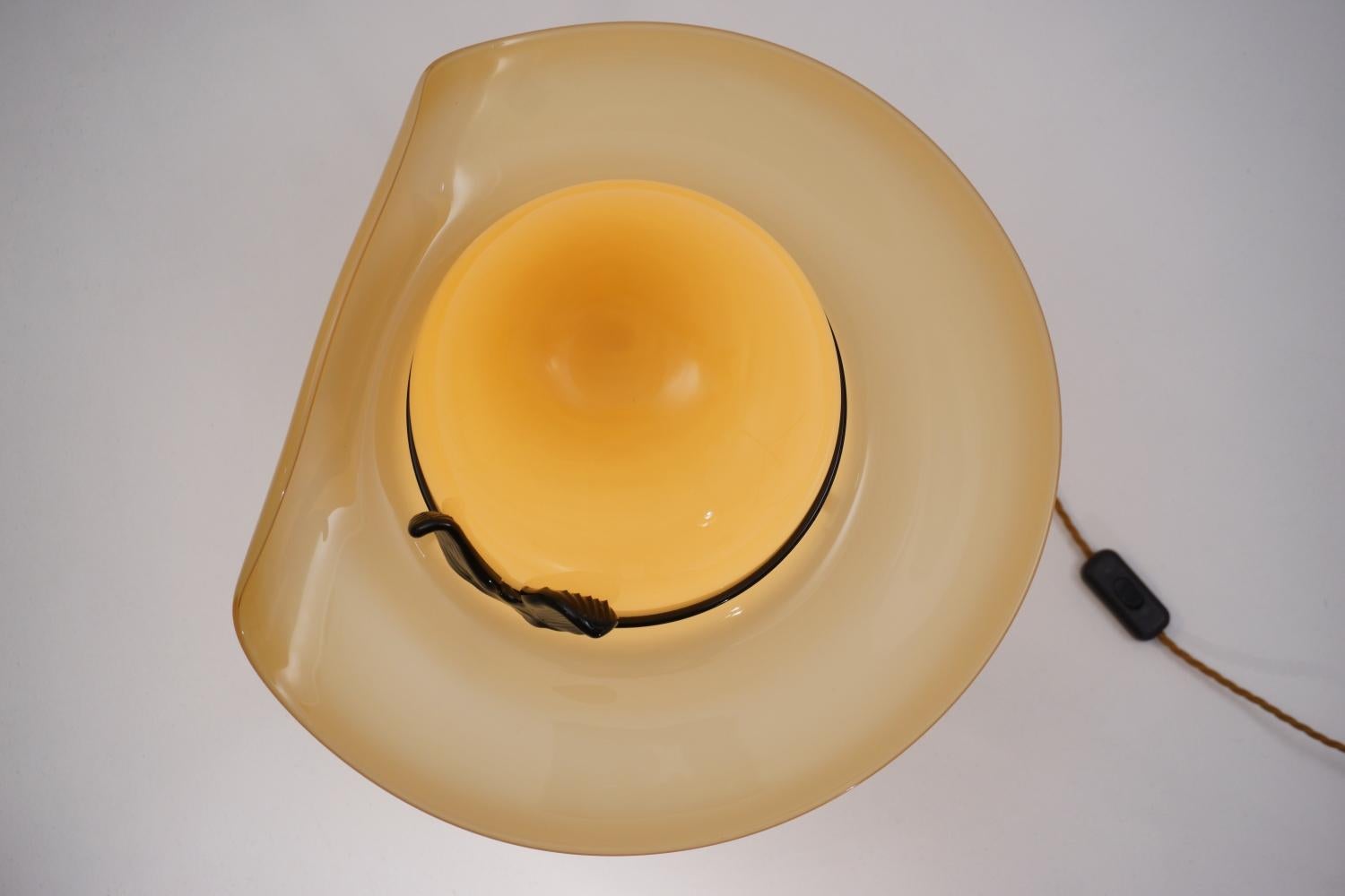 Venini Murano Glass Hat Lamp on a Brass Base, circa 1970s, Italian 3