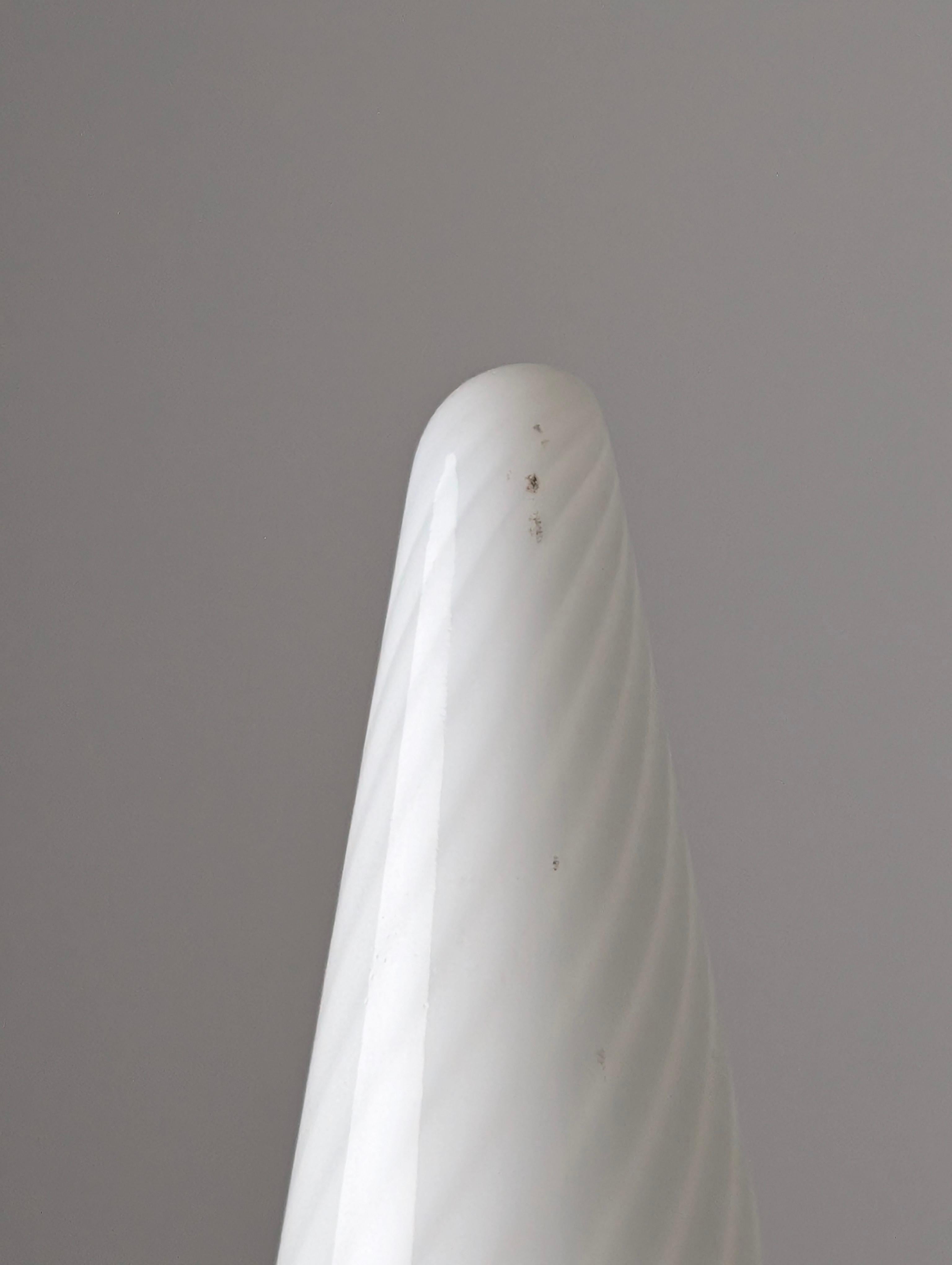 Fin du 20e siècle Lampe de table à cône en spirale en verre de Murano, milieu du siècle dernier en vente