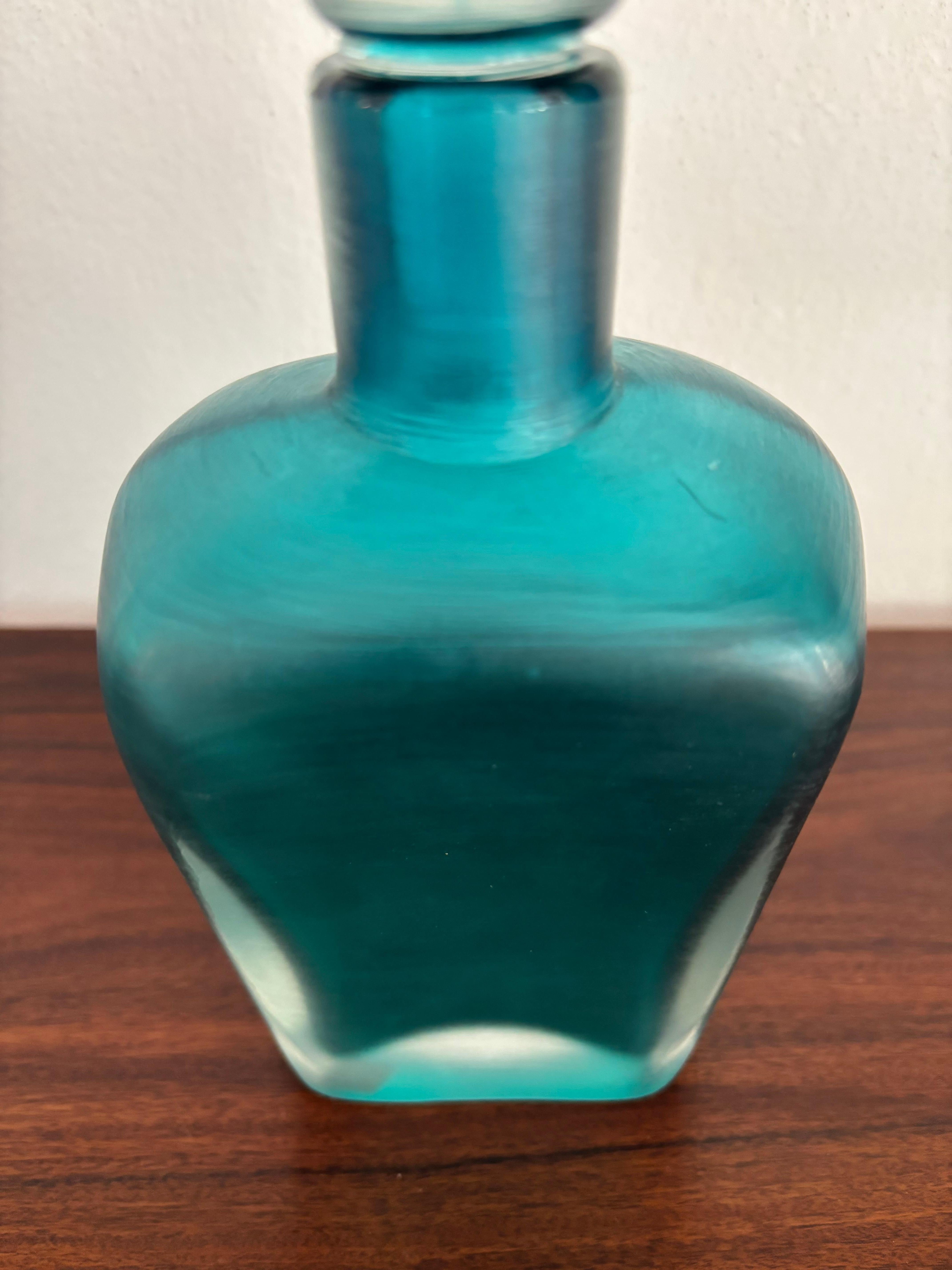 Venini Murano Italienische Blauglasflasche Incisi Serie, 1981 im Angebot 1