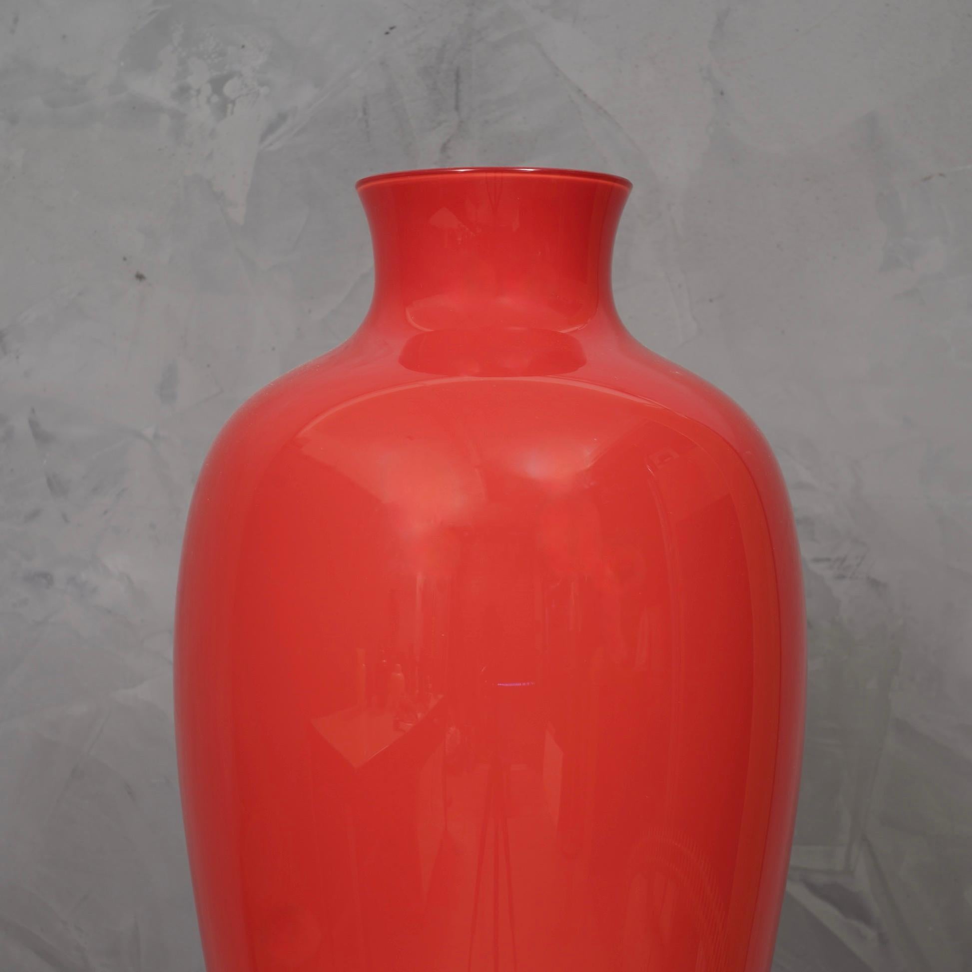 Venini Murano "Labuan" Series Blown Glass Red Color Vase, 1985 For Sale