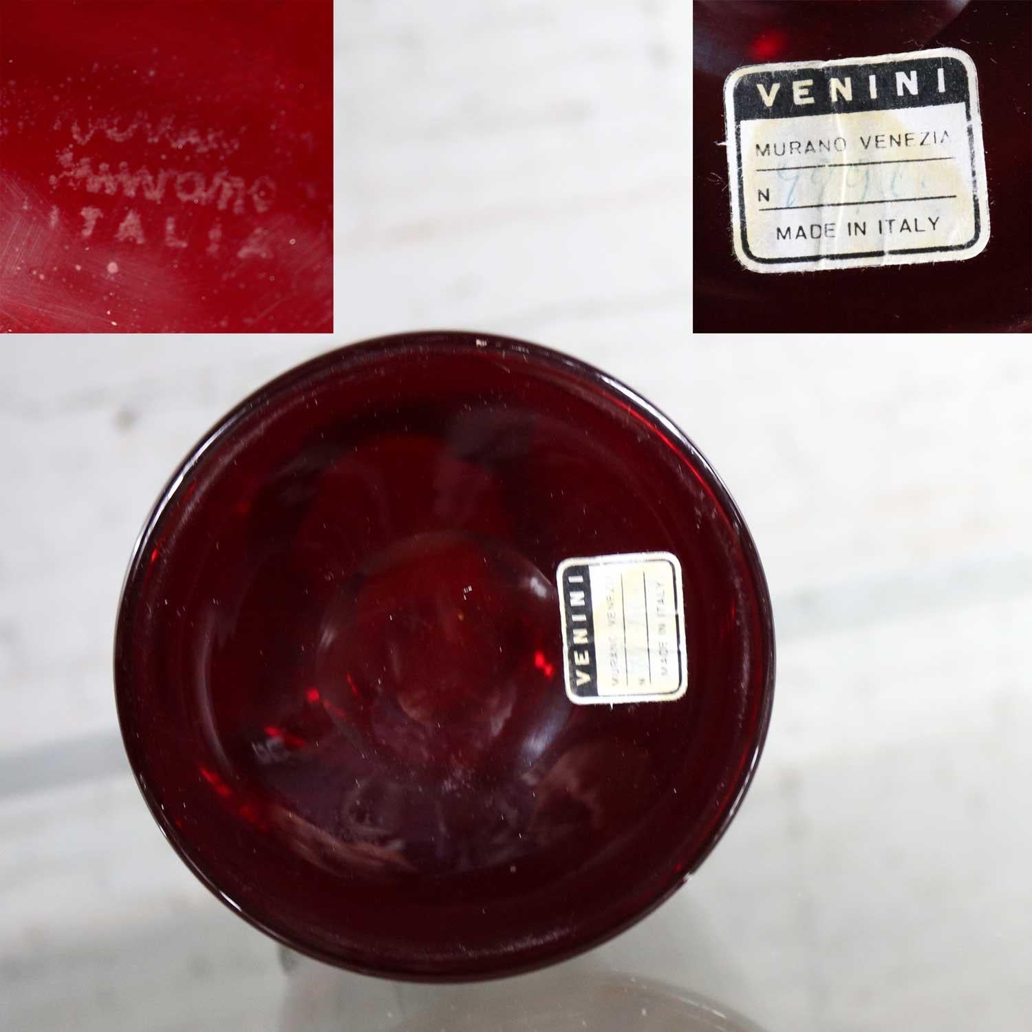 Pichet à cocktail rouge signé Venini Murano en vente 5