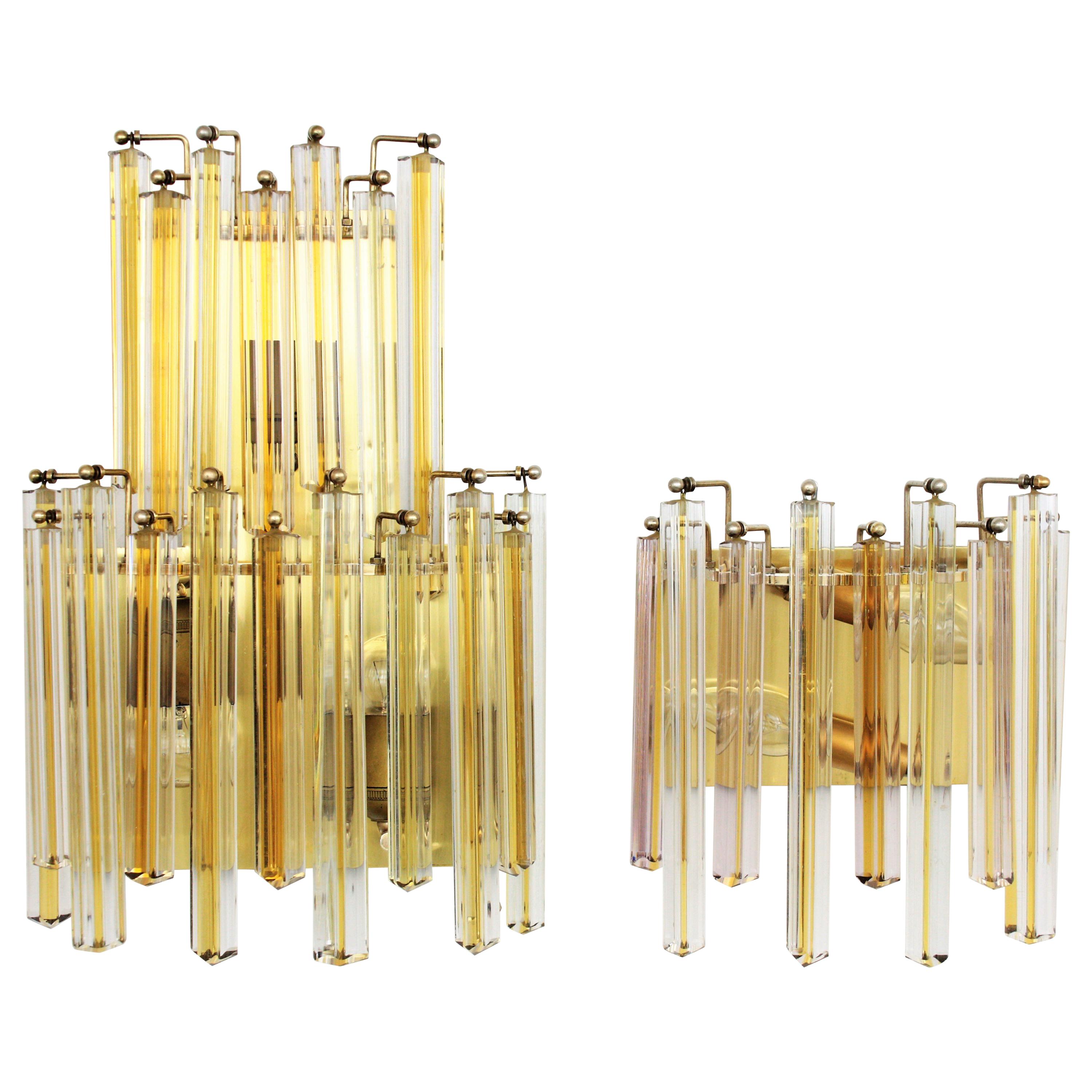 Conjunto de dos apliques Venini Murano Triedri de cristal transparente y amarillo en venta
