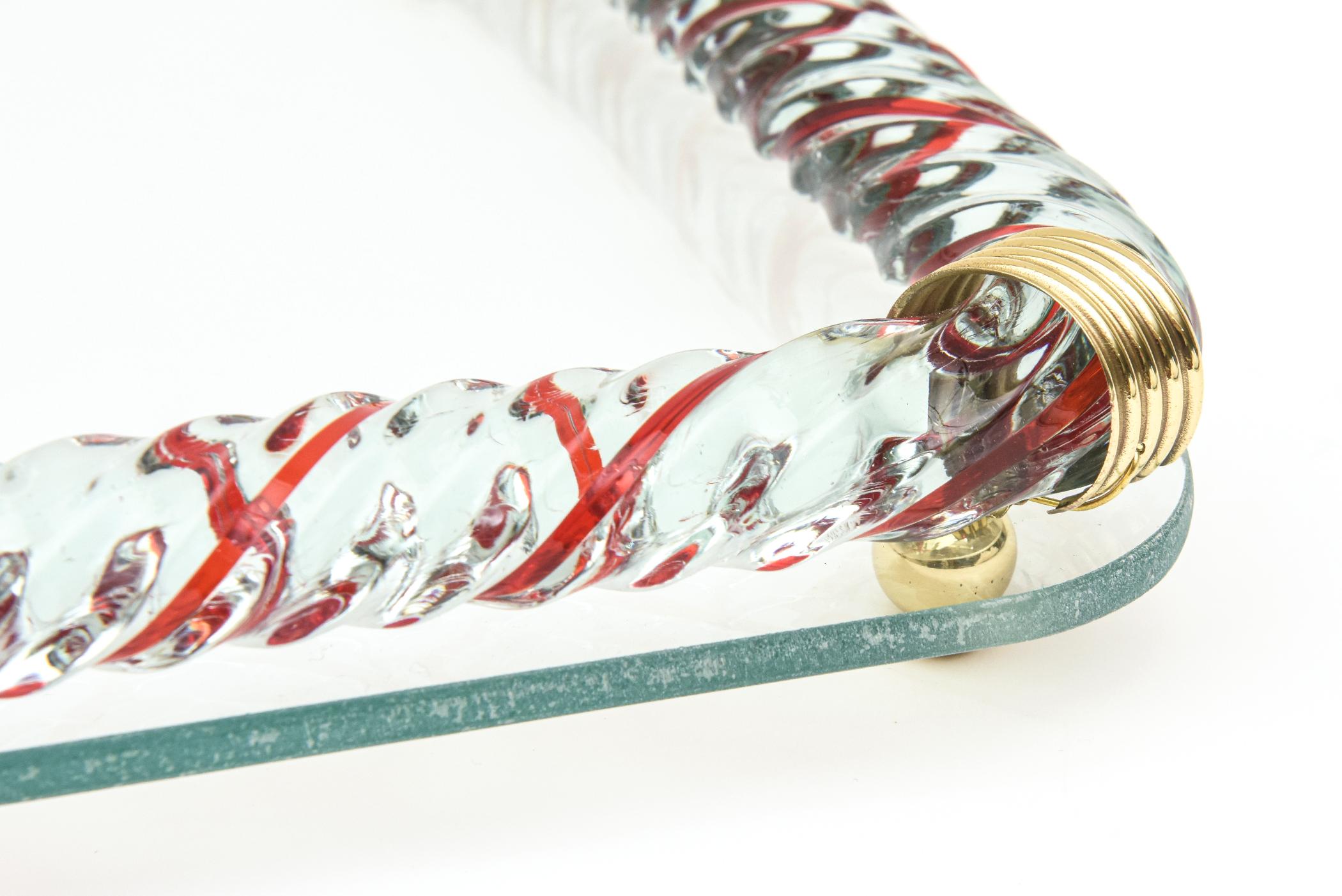 Murano Venini Style Red Caned Twisted Rope Glass Tray Brass Mid-Century Modern im Zustand „Gut“ im Angebot in North Miami, FL