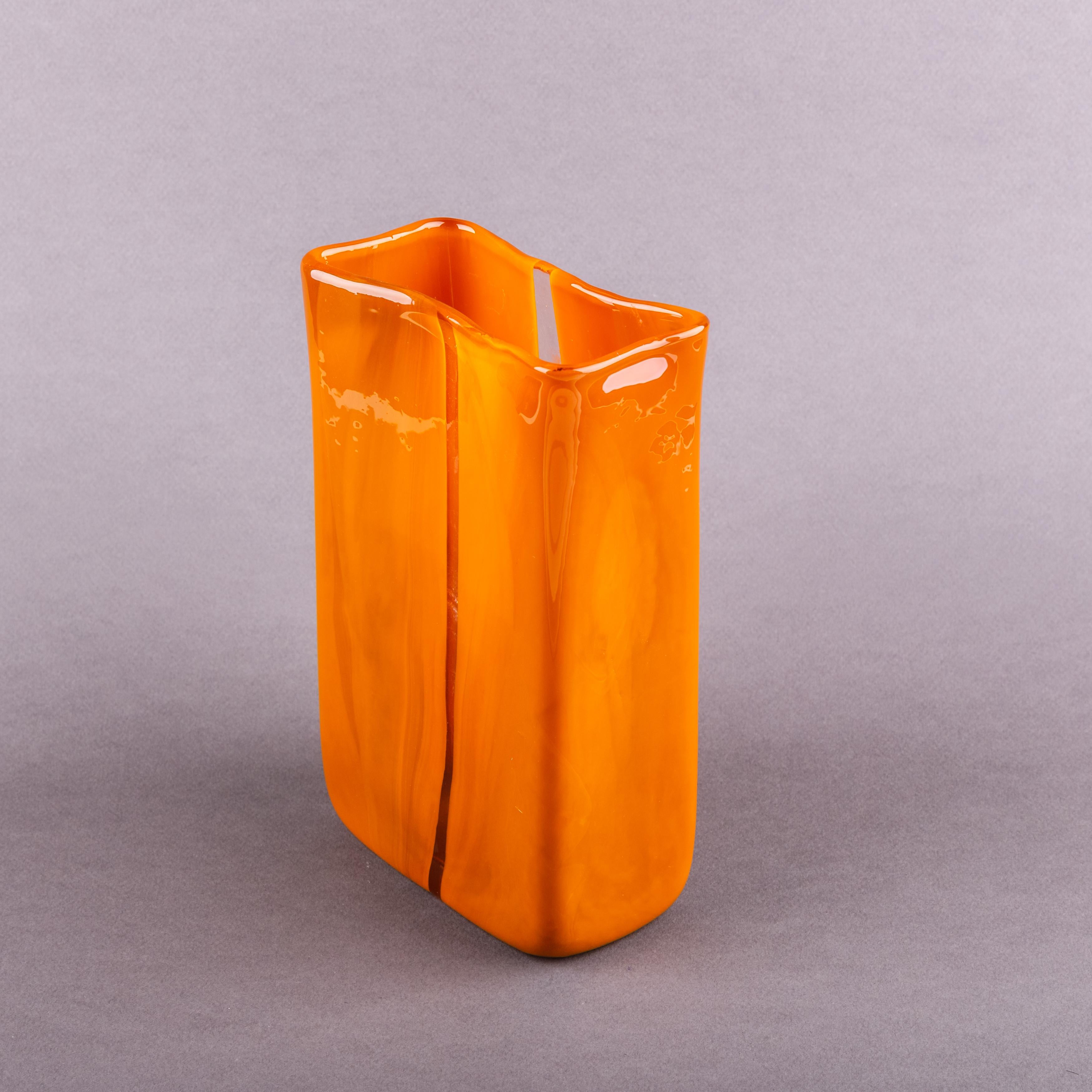 Mid-20th Century Blown glass Scolpito vase (amber), Toni Zuccheri, Venini Murano (Italy)