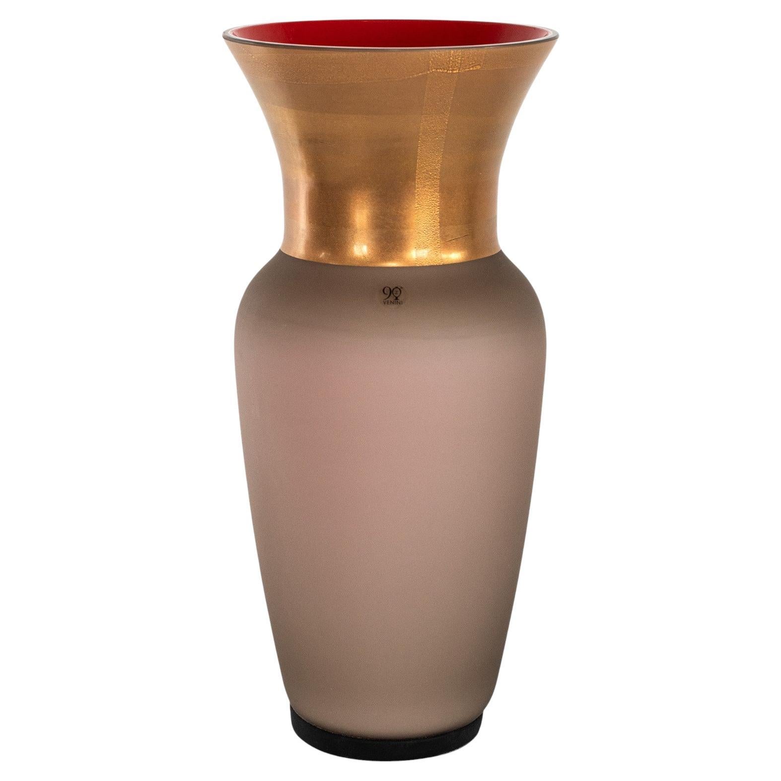 VENINI Jarrón Opalino 90º Vidrio Gris, Dorado y Rojo, 2011 Edición Limitada 76/399 en venta