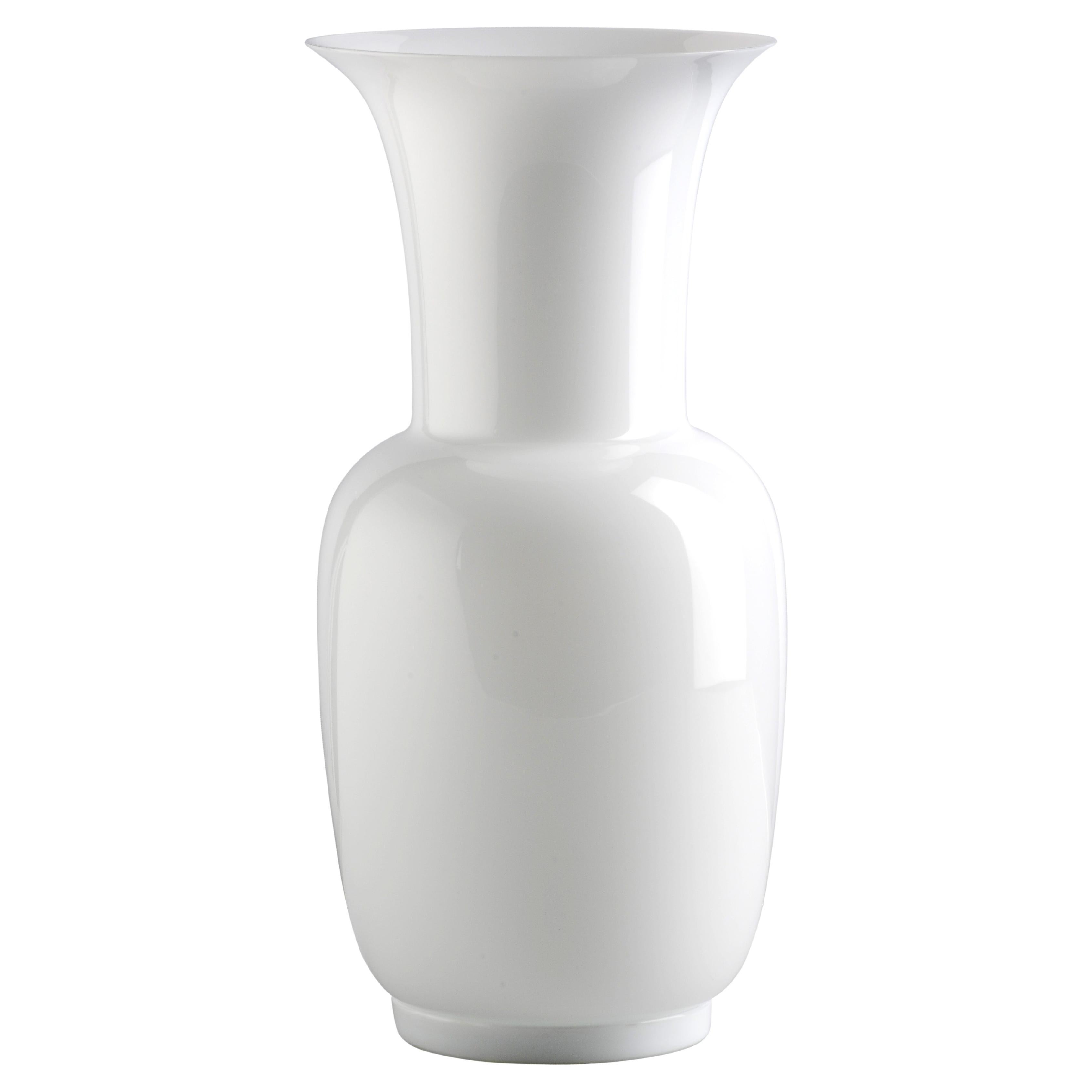 Venini Opalino, große Vase aus weißem Milchglas mit weißem Innenraum im Angebot