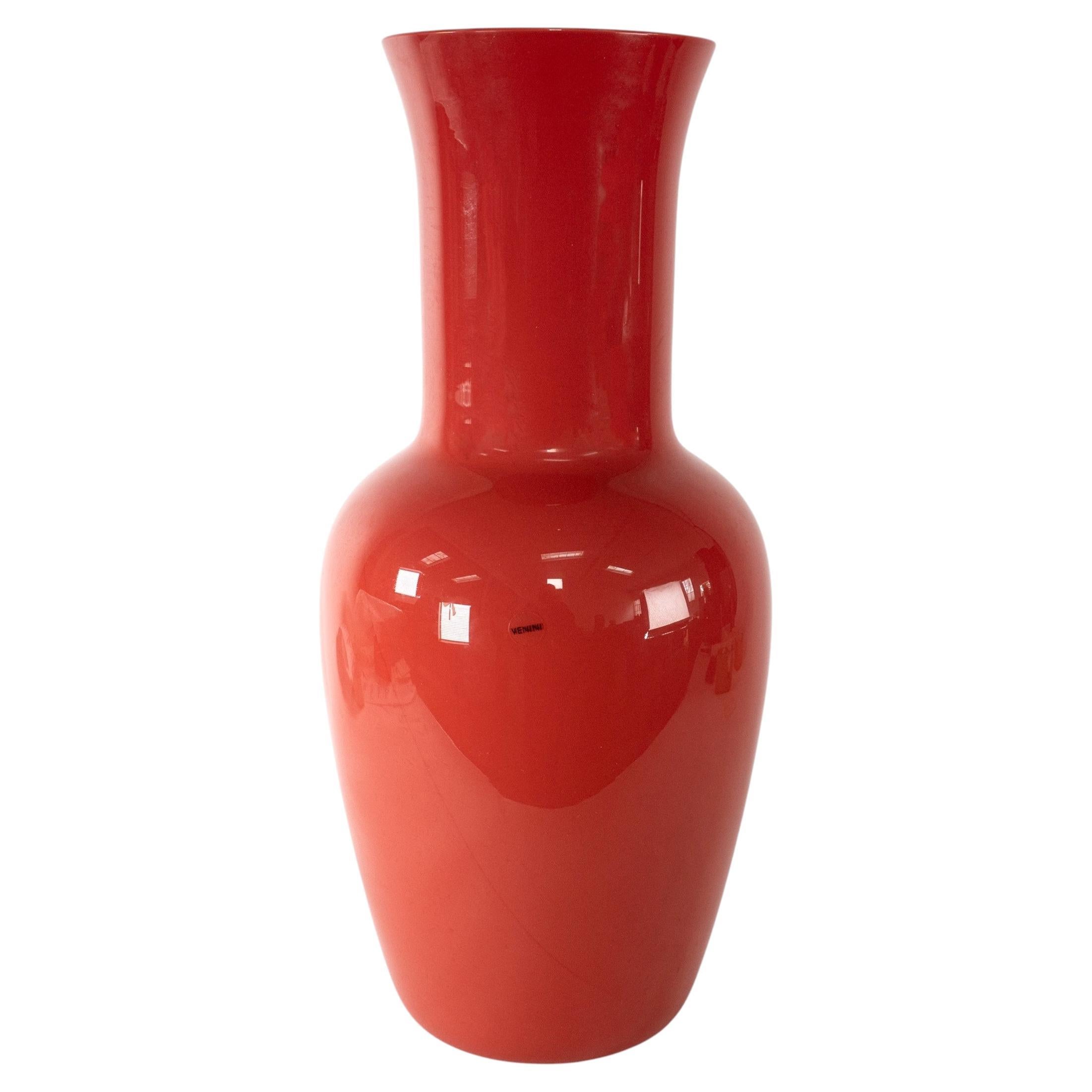 VENINI Jarrón opalino color coral Rojo, firmado 2008, hecho a mano en Italia