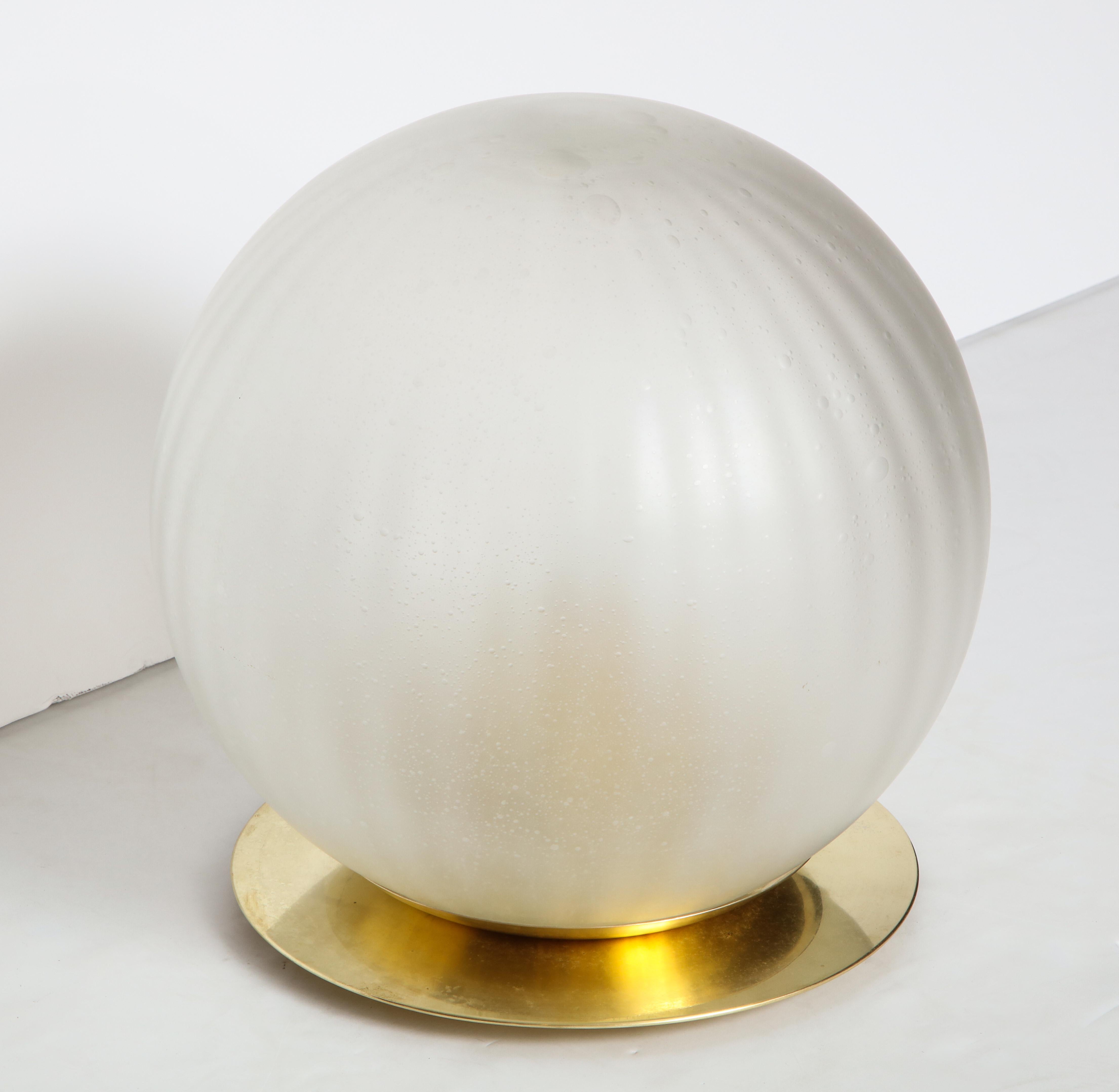 Venini Opaque Mottled and Ribbed Glass Table Lamp  In Excellent Condition In New York, NY