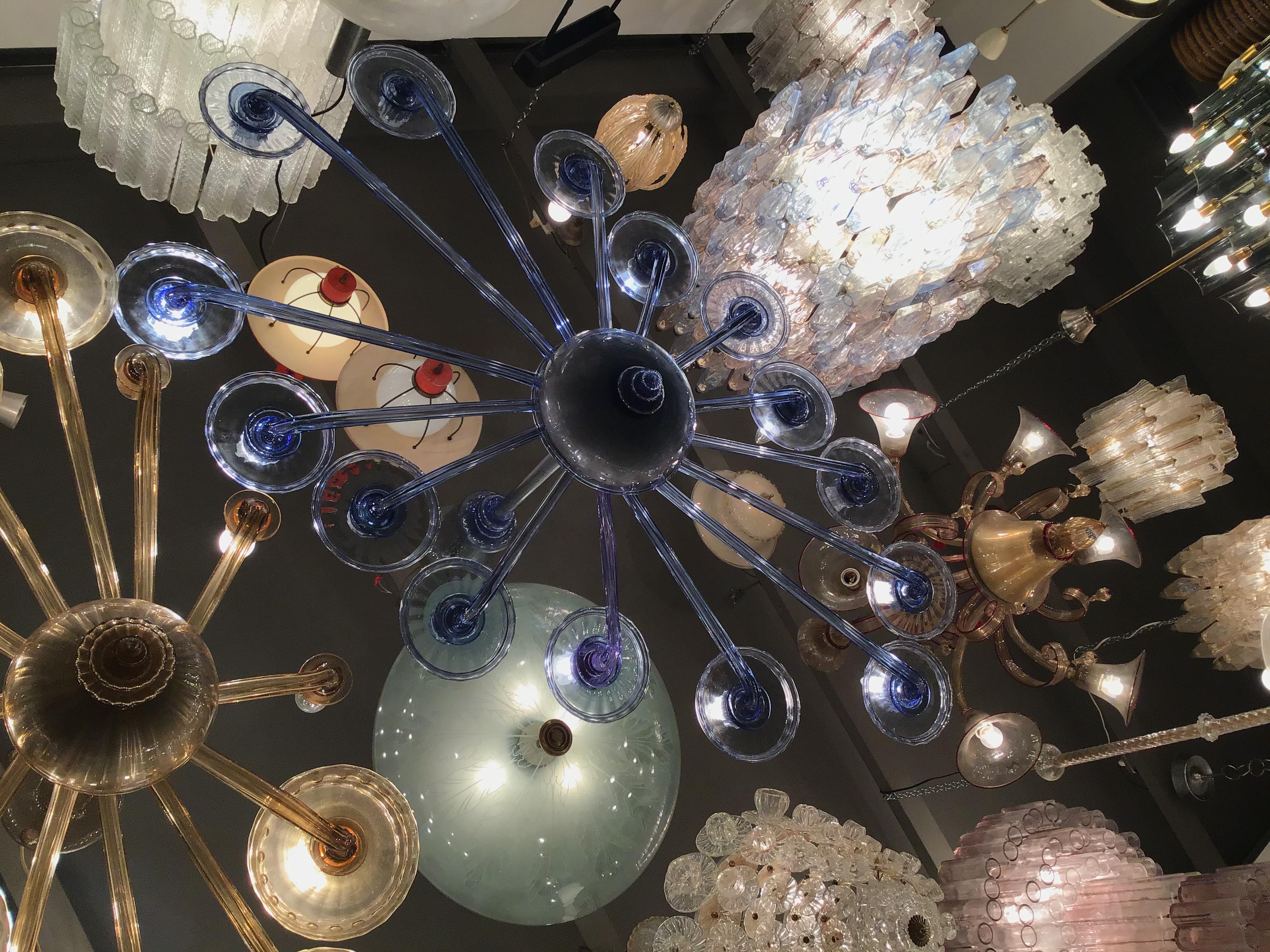 Vetro soffiato VENINI Oval Blu Chandelier Murano Glass Iron Wood 1930 Italy in vendita