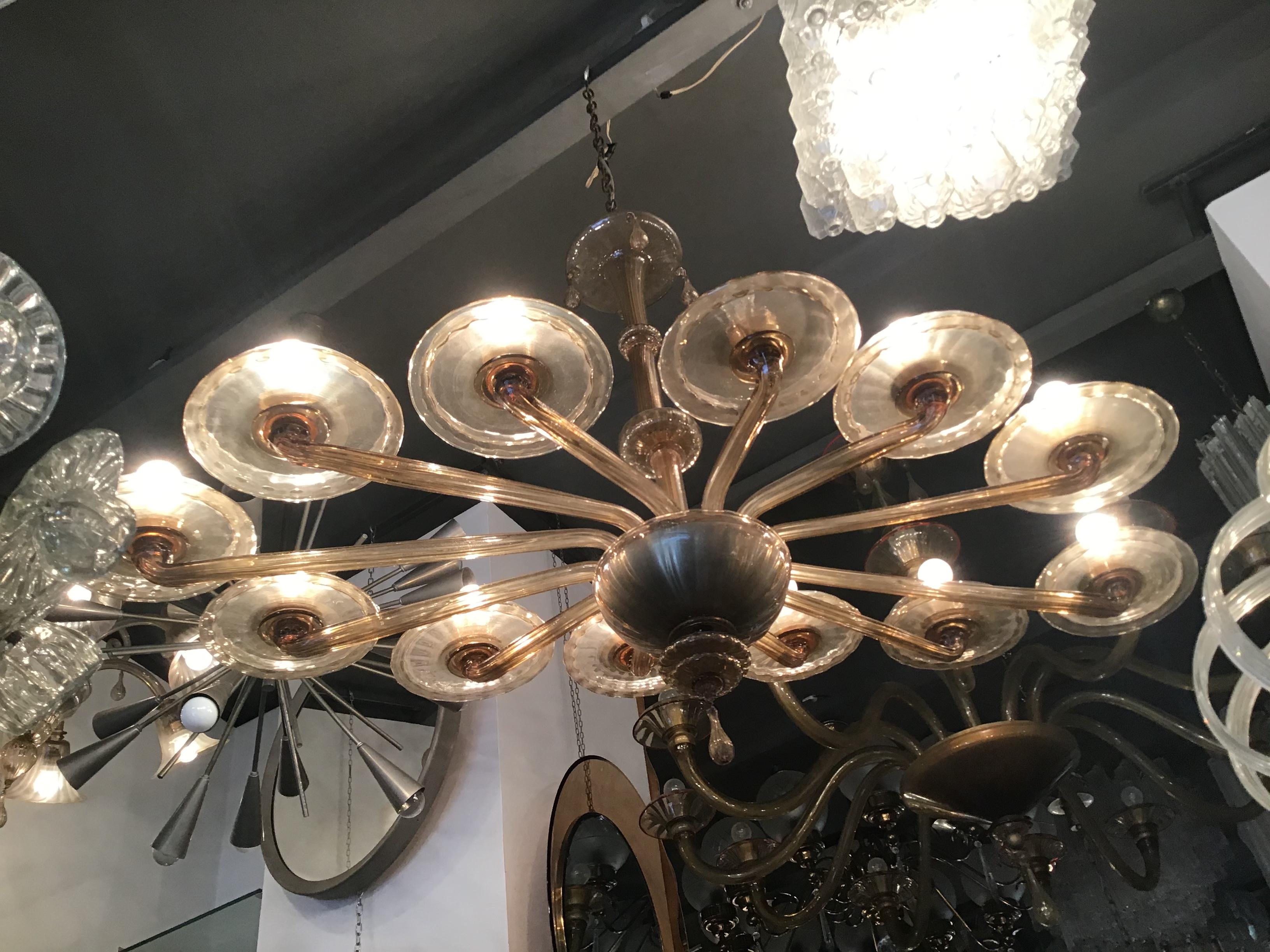 Rare and exceptional Venini oval Murano glass chandelier 12-light, 1930, Italy.