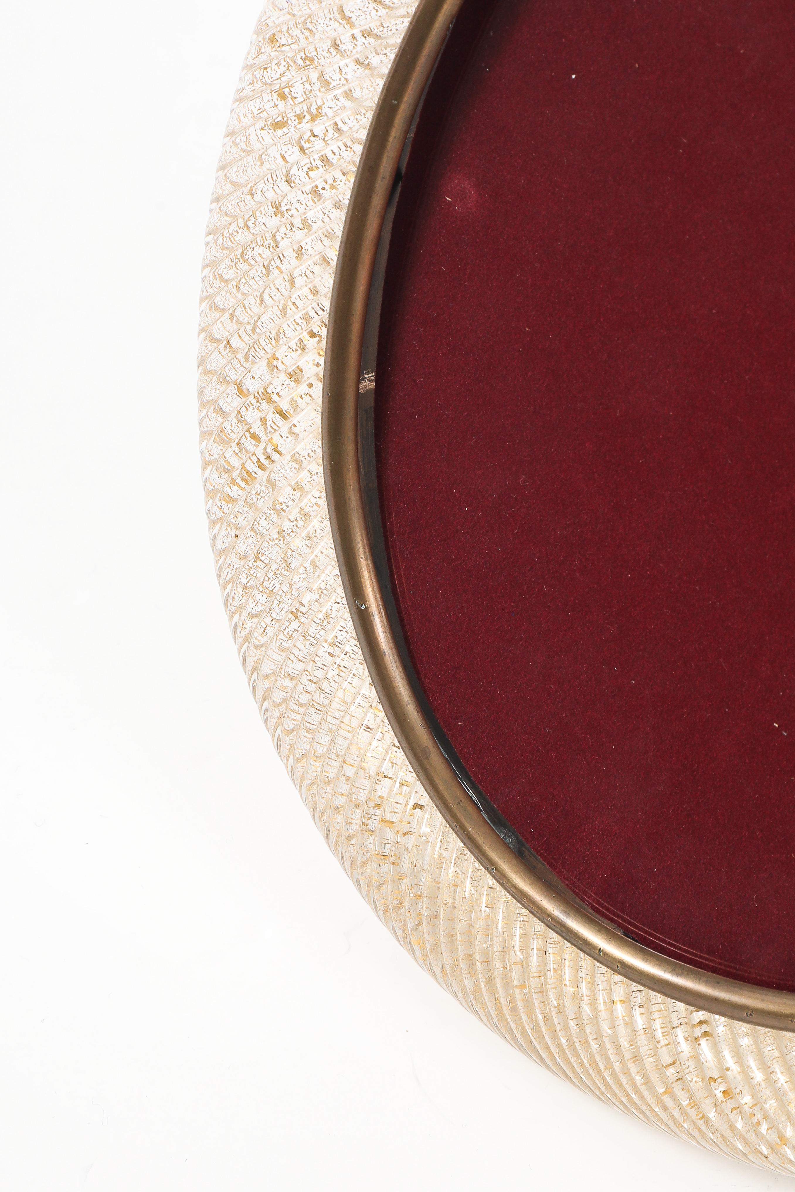 Cadre photo ovale en verre de Murano à inclusions d'or et laiton, Italie, années 1940 en vente 4