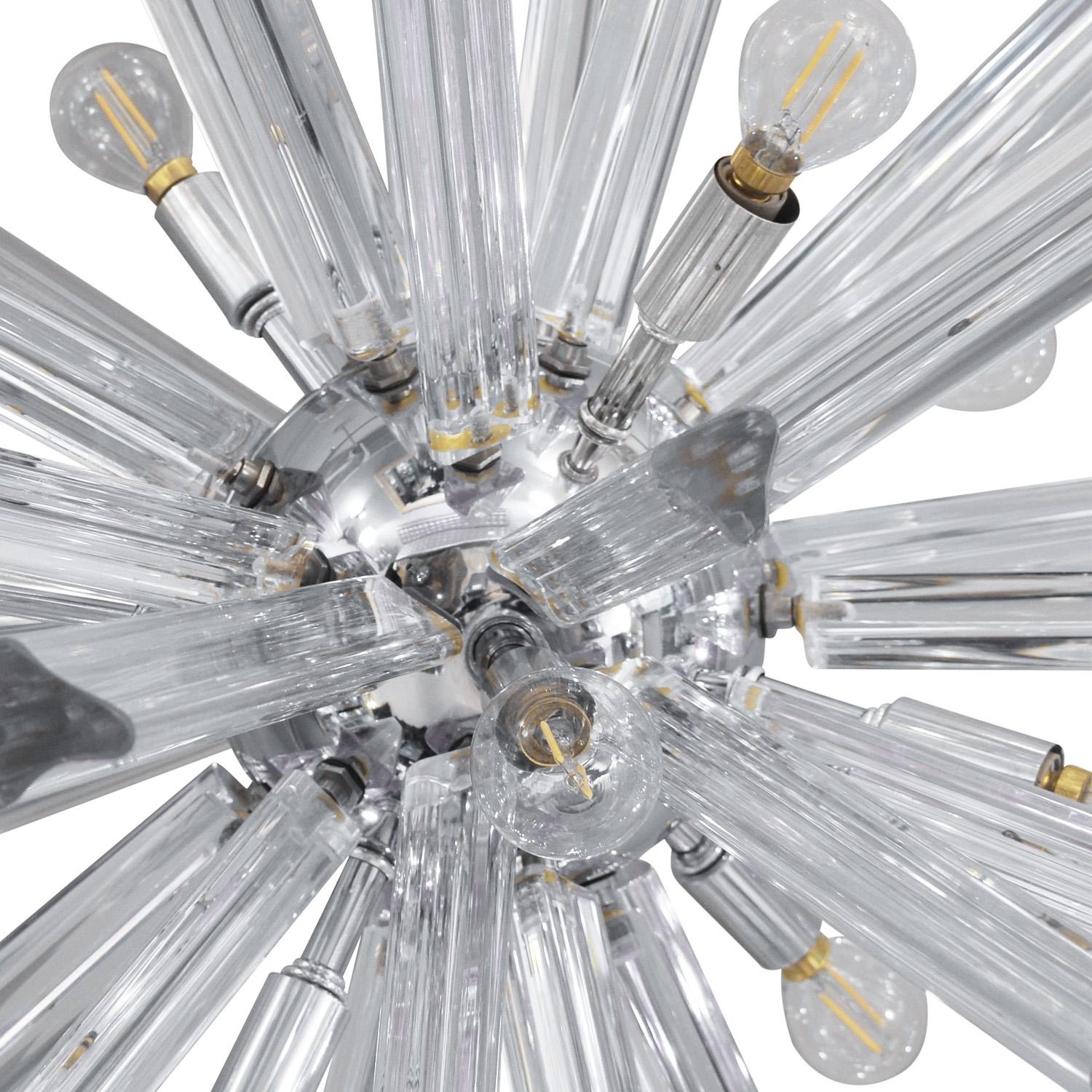 Venini Coppia di lampadari Sputnik in cromo con aste in vetro artigianale 1970s In condizioni ottime in vendita a New York, NY