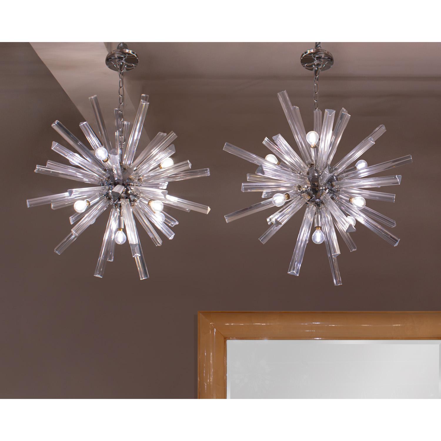 Vetro di Murano Venini Coppia di lampadari Sputnik in cromo con aste in vetro artigianale 1970s in vendita