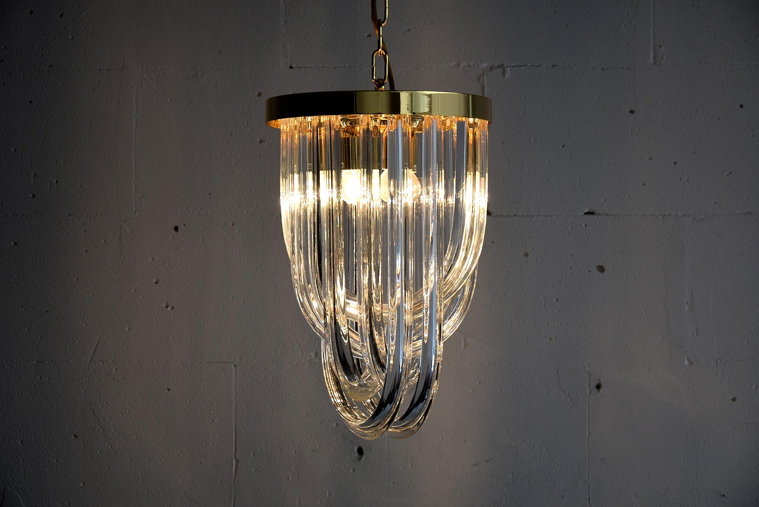 Venini Pendant Chandelier, Curved Crystal Glass & Gold Plated Brass. For Sale 4