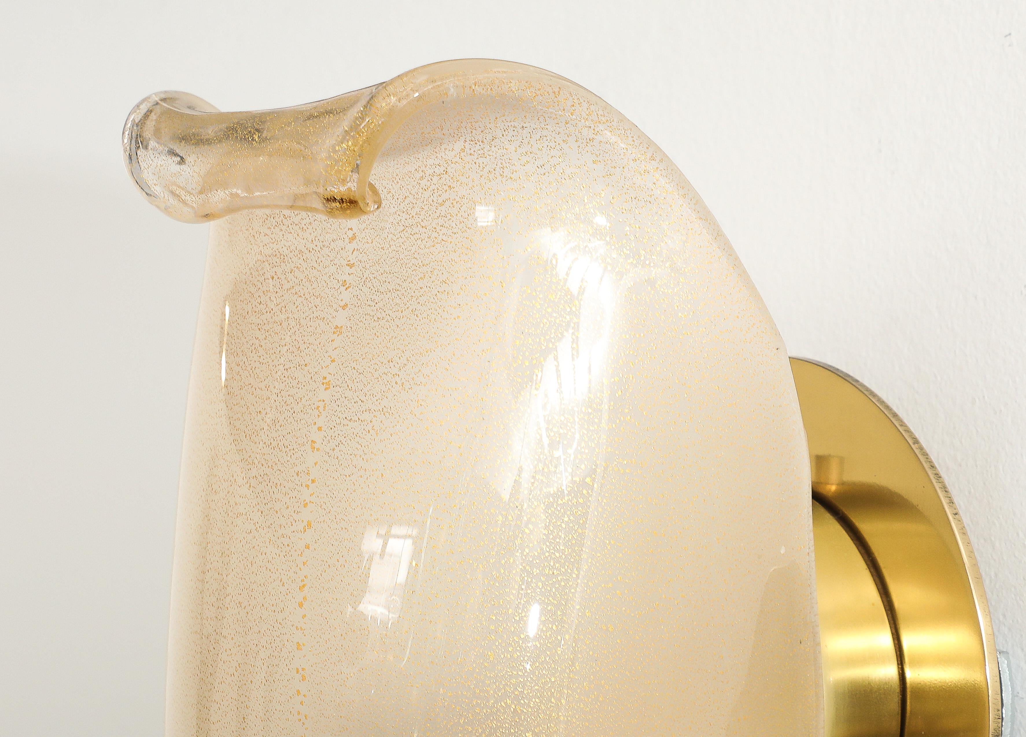 Raro par de lámparas Venini de cristal de Murano en pan de oro Petali Model 5825 en venta 2