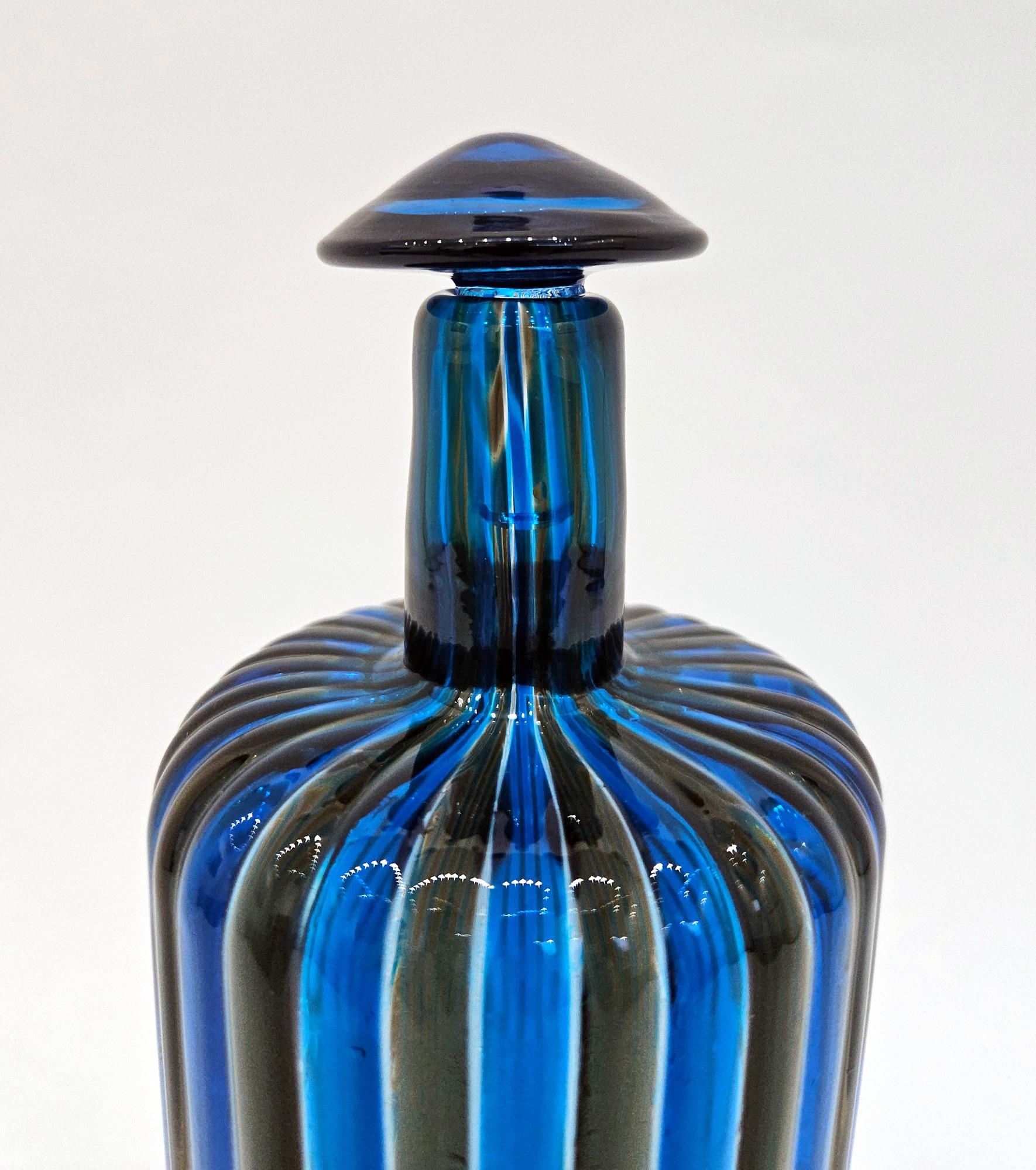 Venini Signierte Murano Glasflasche von Gio Ponti mit Originalstopfen, Italien 1997 (Moderne der Mitte des Jahrhunderts) im Angebot