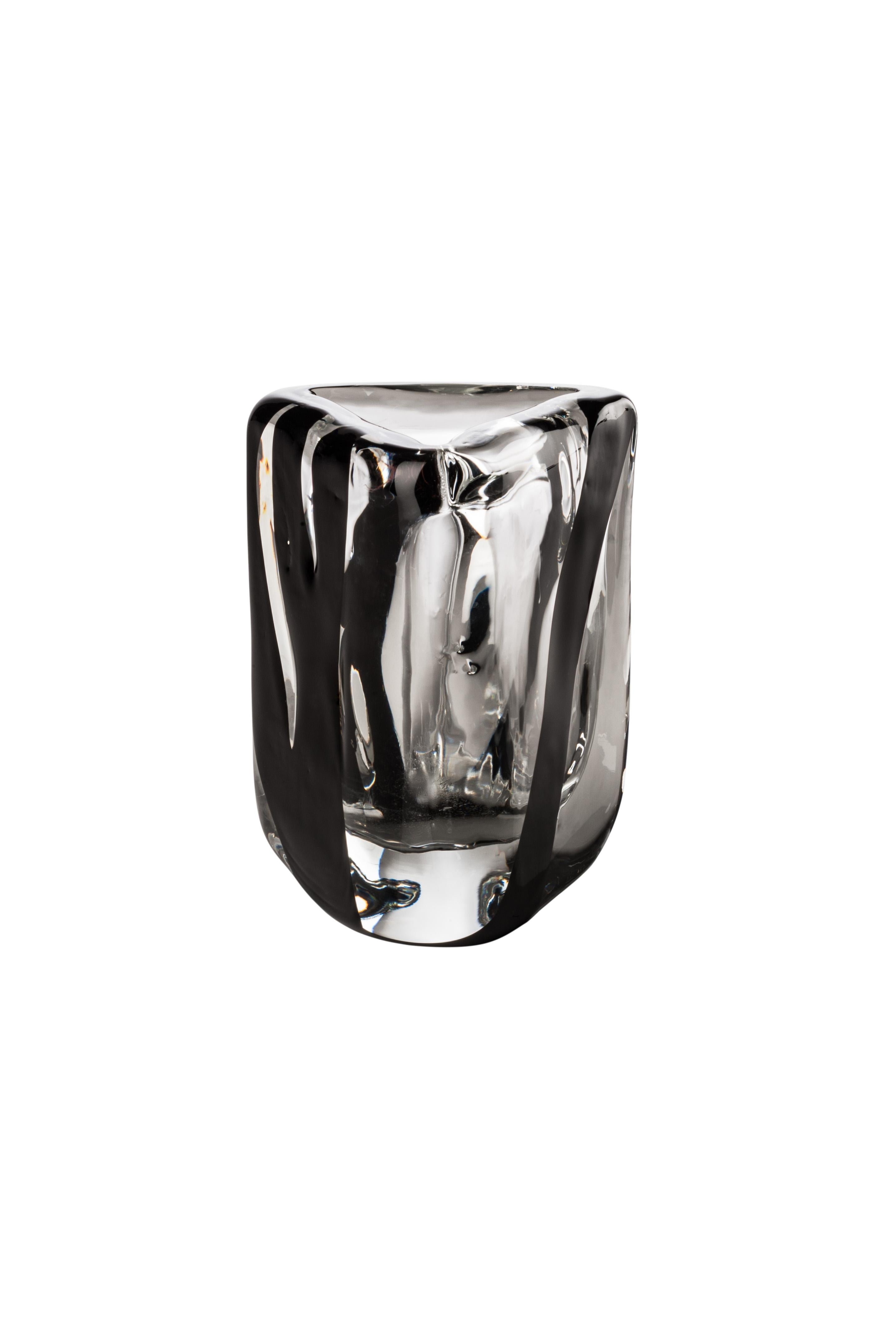 Venini glass vase in transparent crystal with black decoration designed by Peter Marino in 2017. Perfect for indoor home decor as container or statement piece for any room. Also available in other colors on 1stdibs. Limited edition of only 349 works