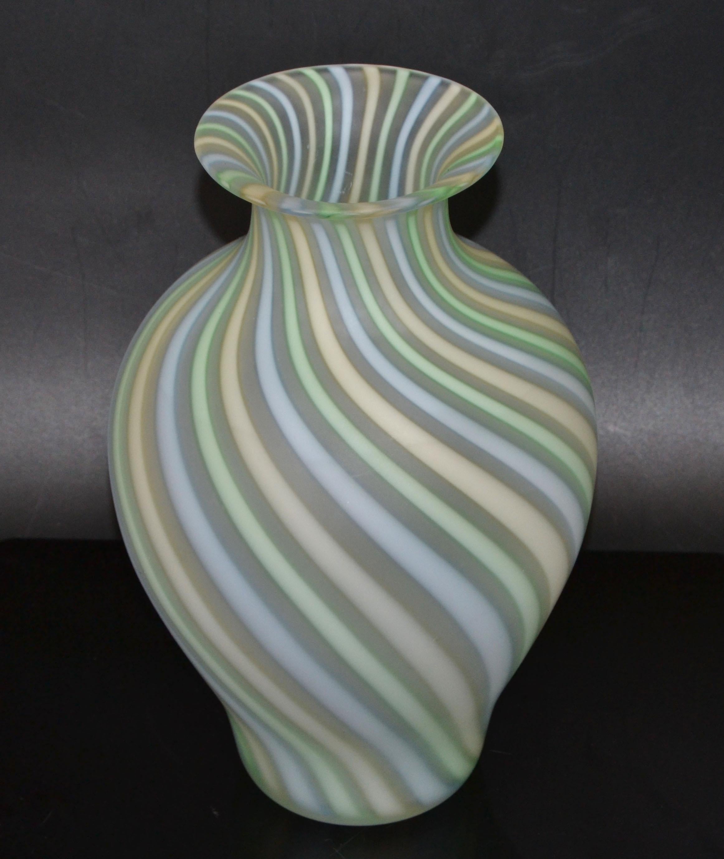 Venini Sommerso Urn Shape Pastel Color & Frosted Blown Murano Glass Vase, Italy For Sale 2