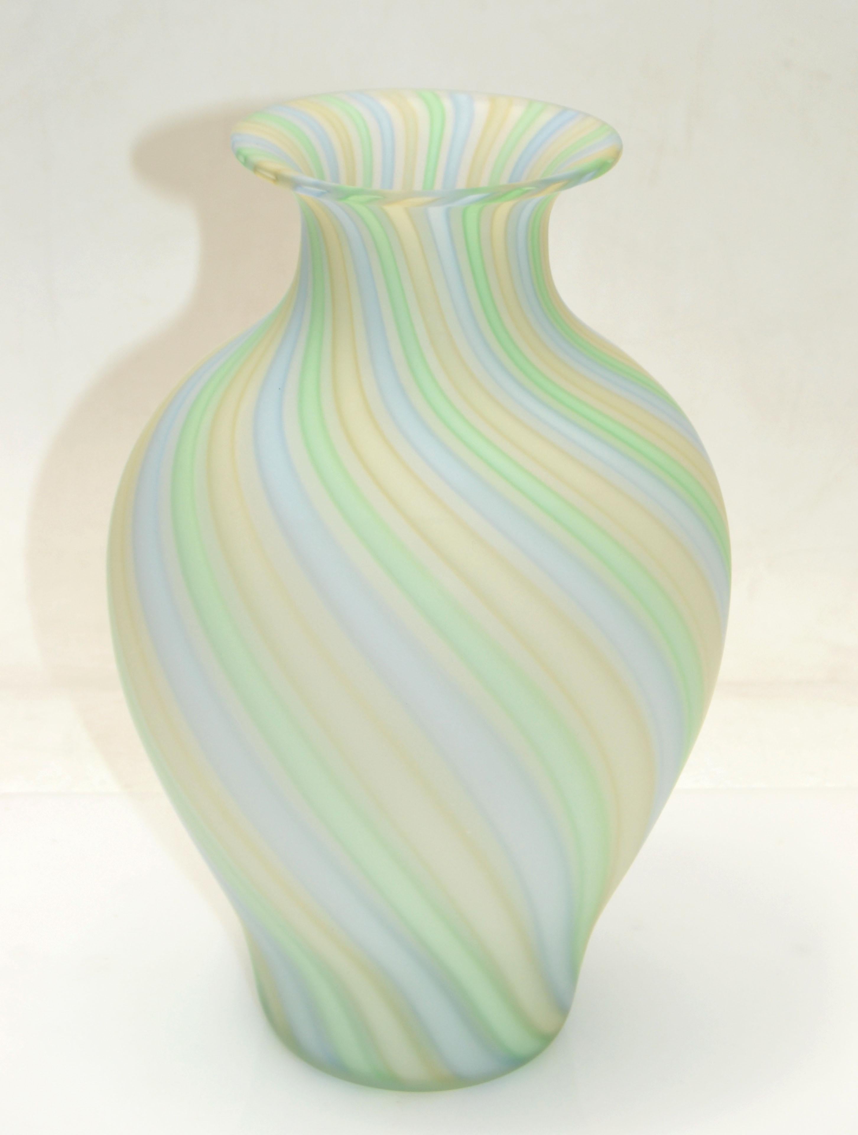 Venini Sommerso Urn Shape Pastel Color & Frosted Blown Murano Glass Vase, Italy For Sale 3