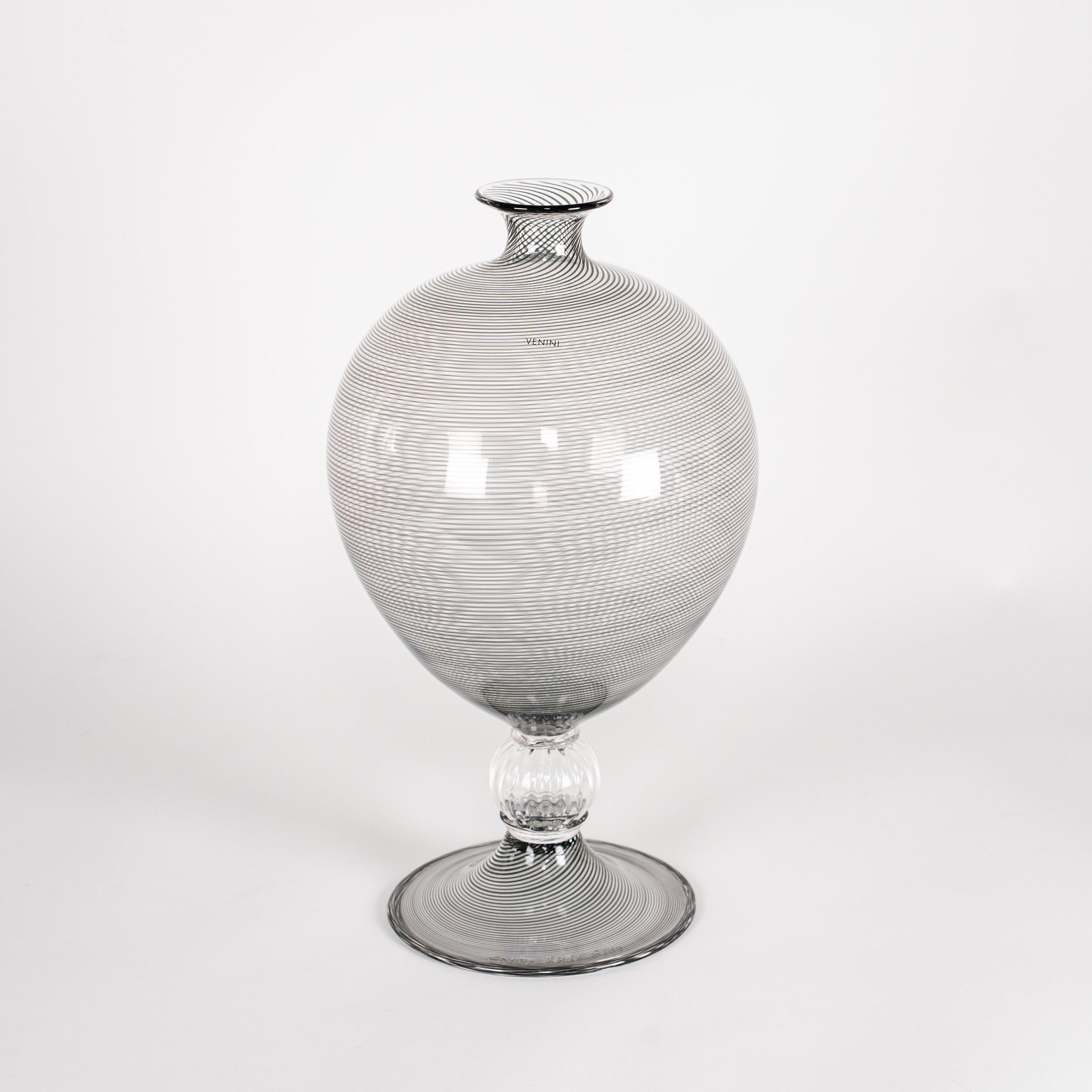 Italiano Venini vaso speciale Veronese nero Filigrana Vetro di Murano Edizione Limitata. 6/99 2013 in vendita