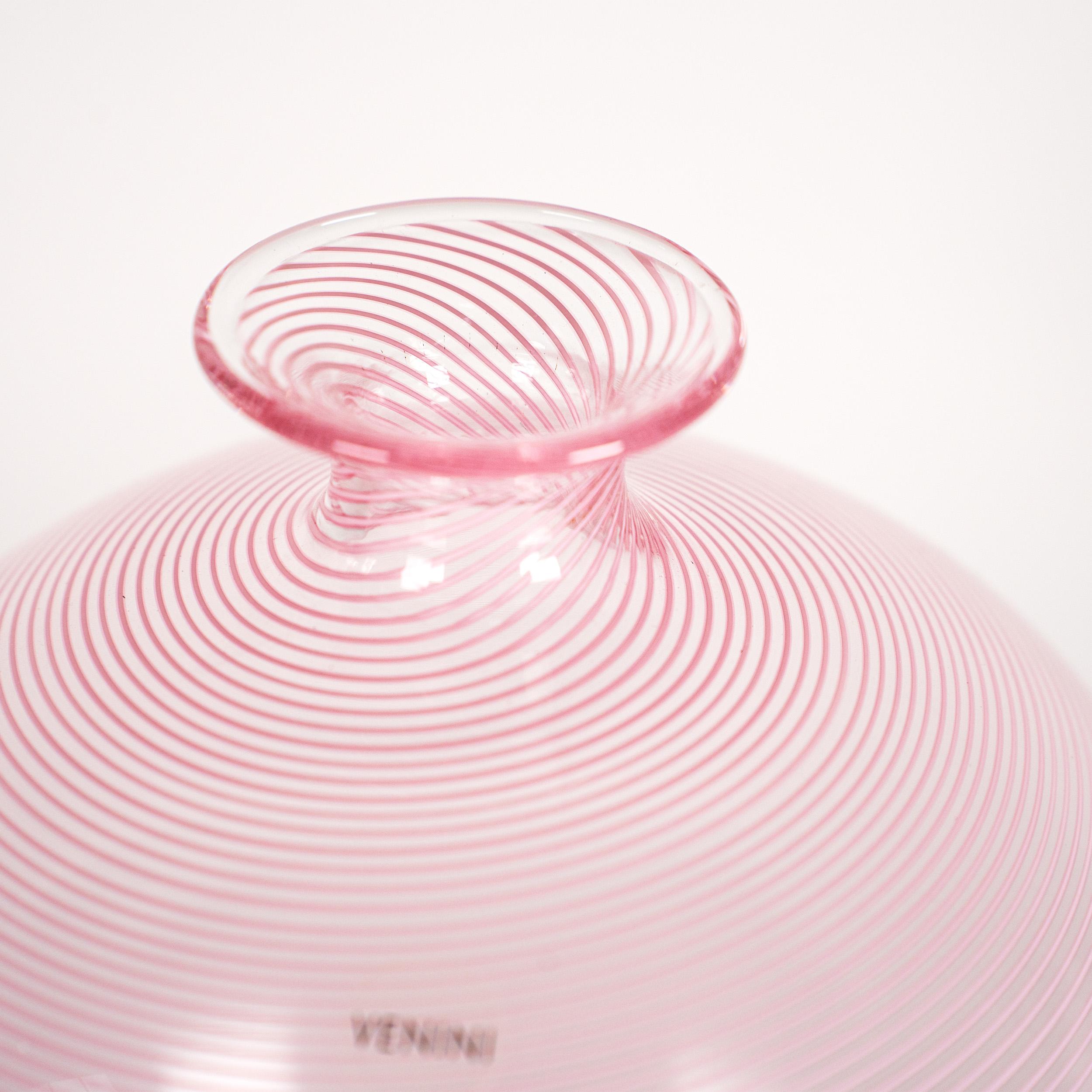 XXI secolo e contemporaneo Venini vaso speciale Veronese Filigrana Rosa in vetro di Murano Edizione Limitata. 6/99, 2014 in vendita