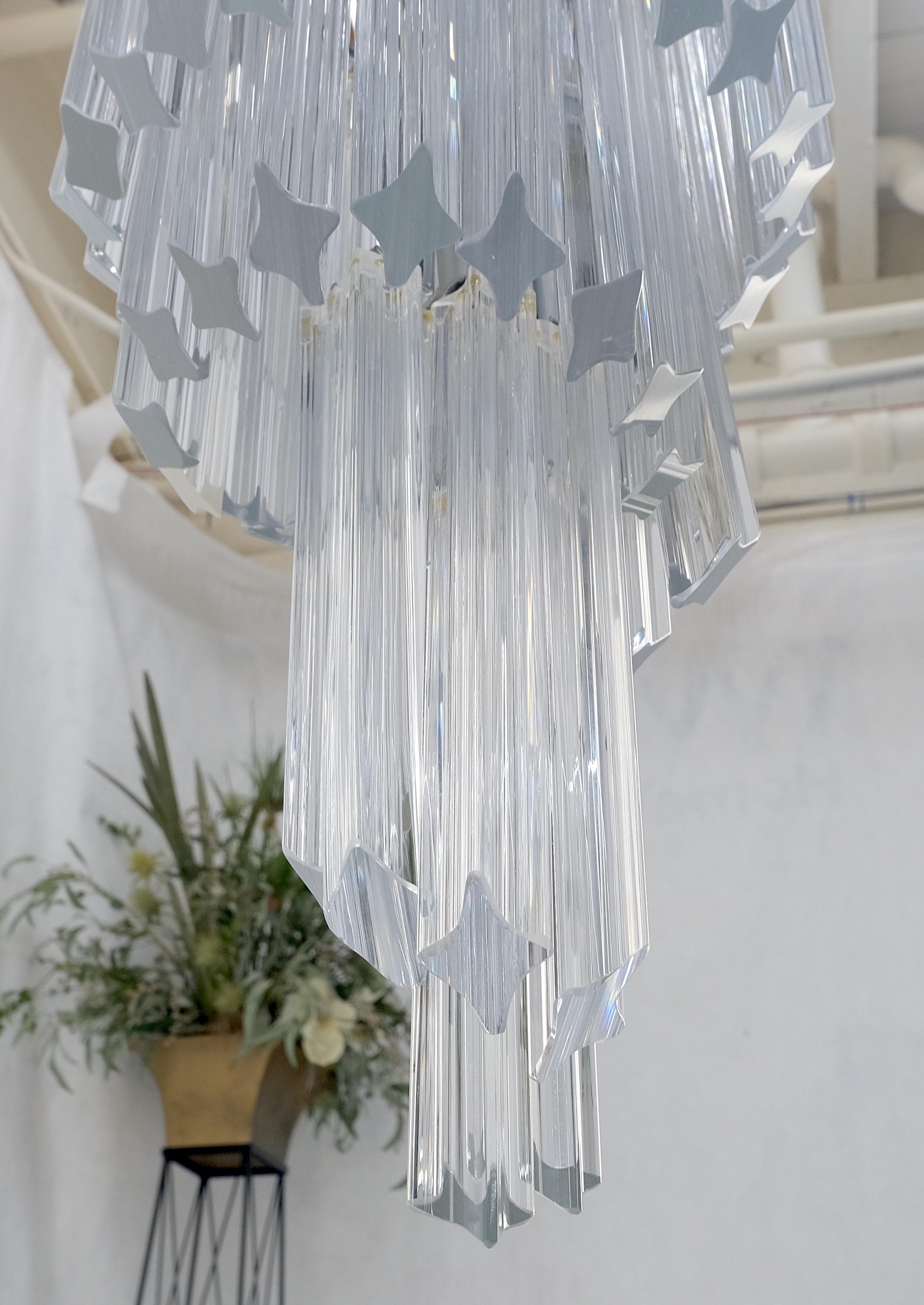Lámpara de araña en espiral Venini con prismas de cristal de Murano Triedri siglo XX en venta