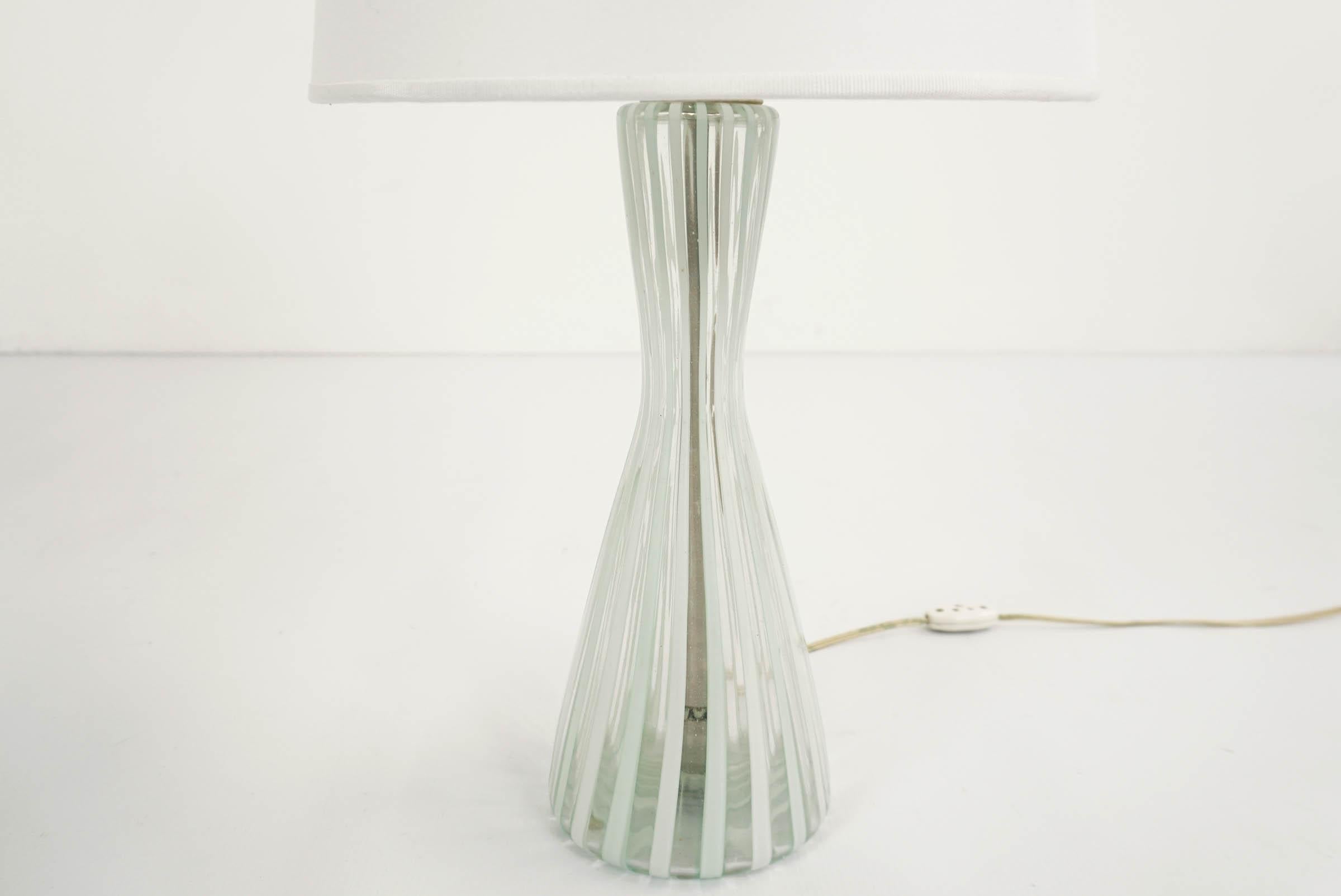 Venini Striped Celadon Glass 1956 Rare Table Lamp In Good Condition For Sale In Morbio Inferiore, CH