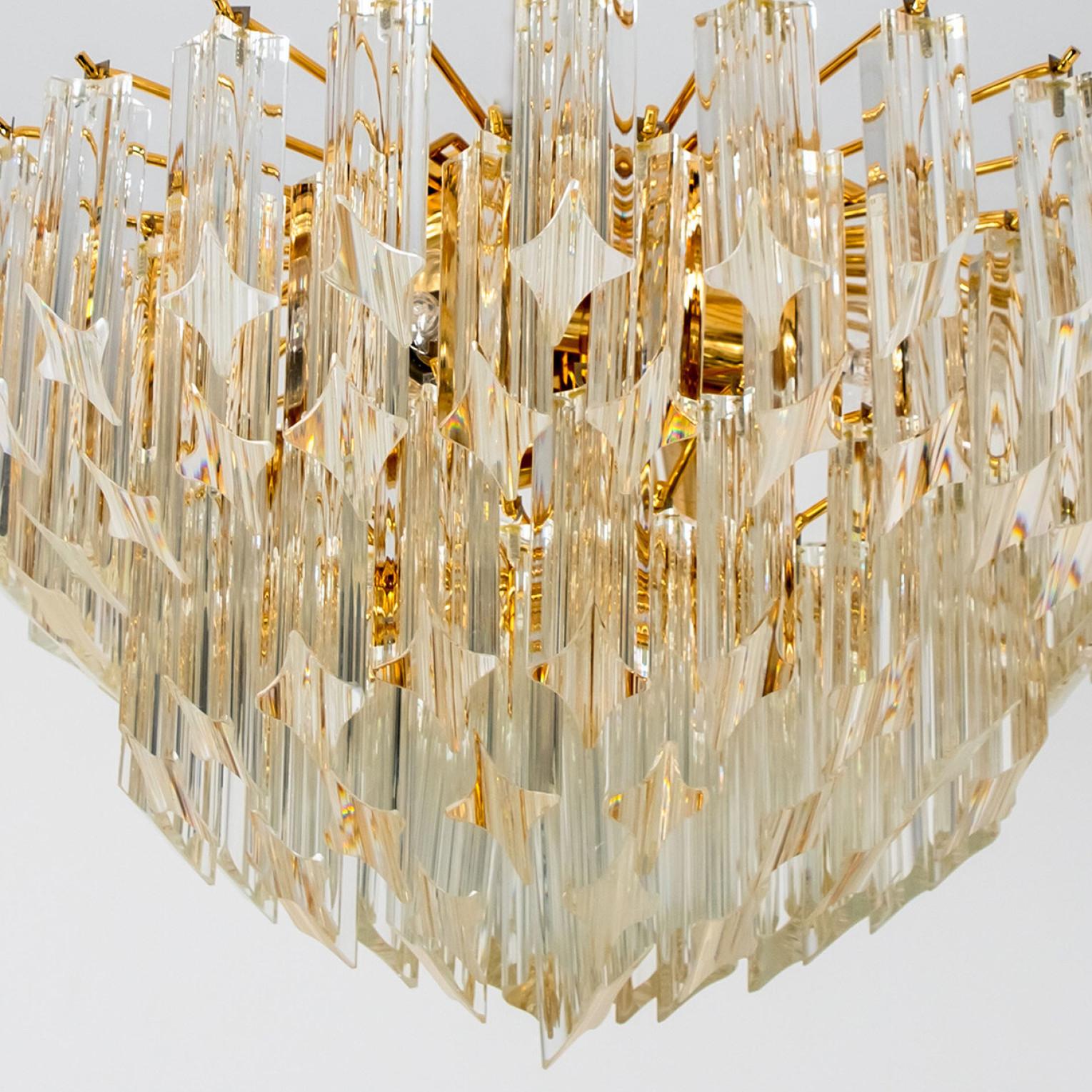 Mid-Century Modern Venini Style Clear Gold Glass Messing Chandelier For Sale