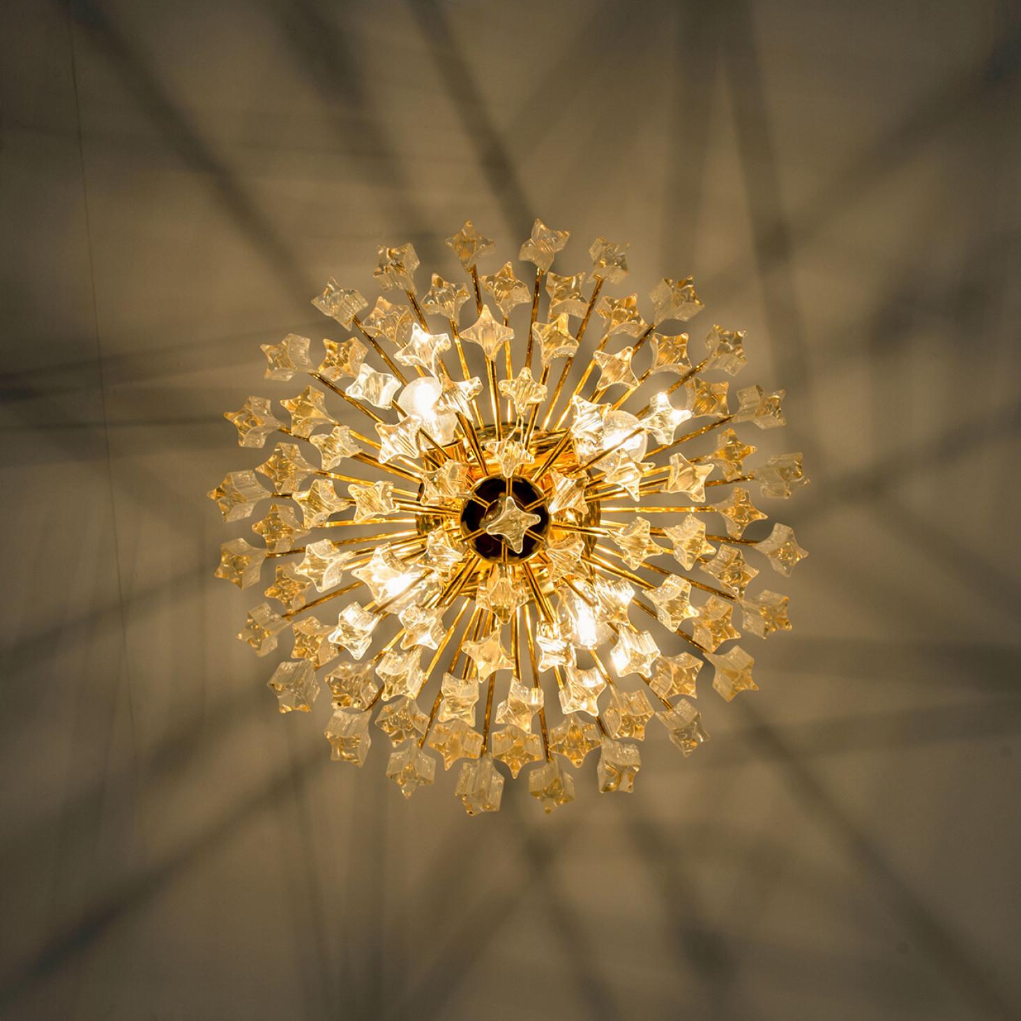 Laiton Lustre Messing en verre clair et doré de style Venini en vente
