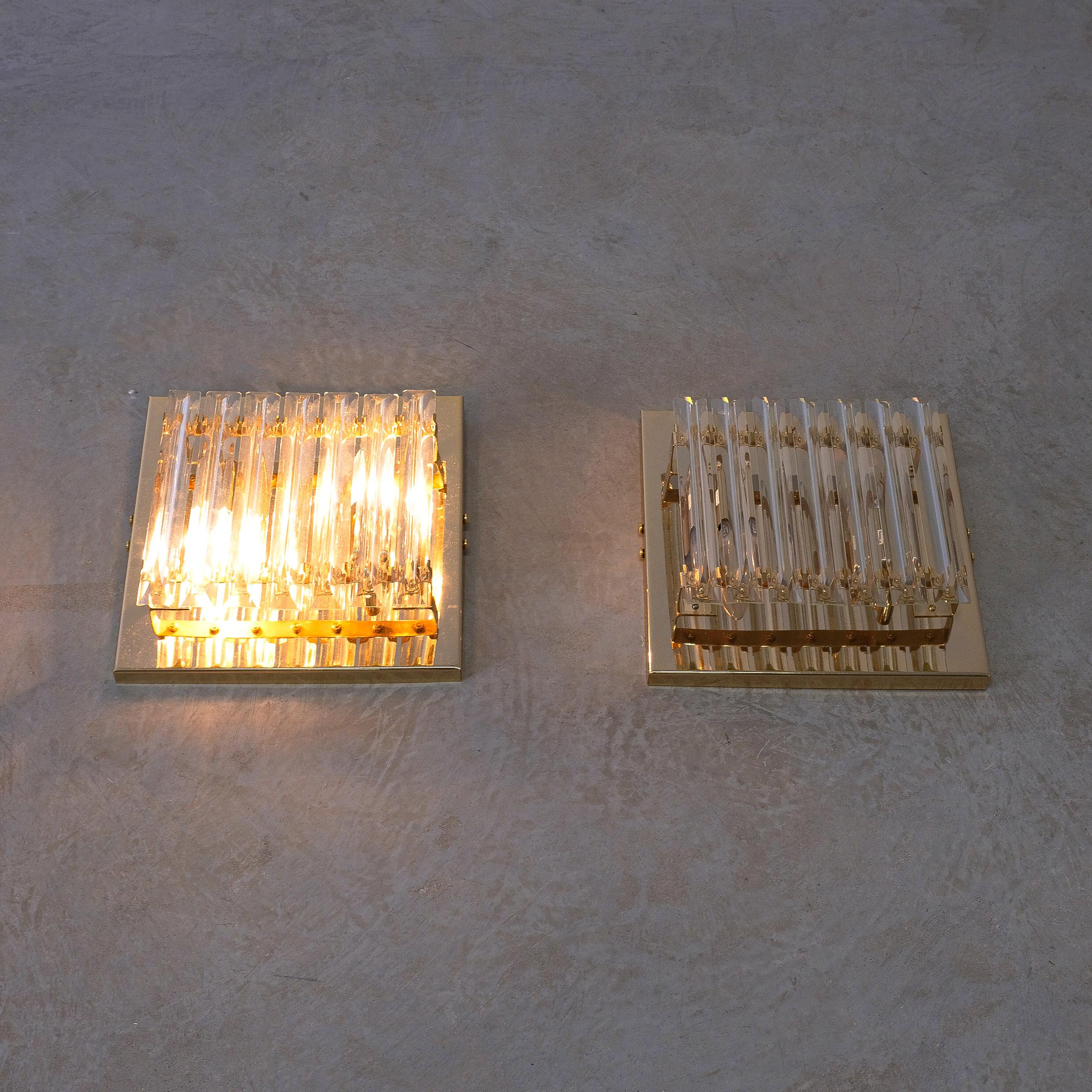 Venini Stil Italienisch Murano Glas & Gold Messing Flush Mounts (2) , Italien (Mitte des 20. Jahrhunderts) im Angebot