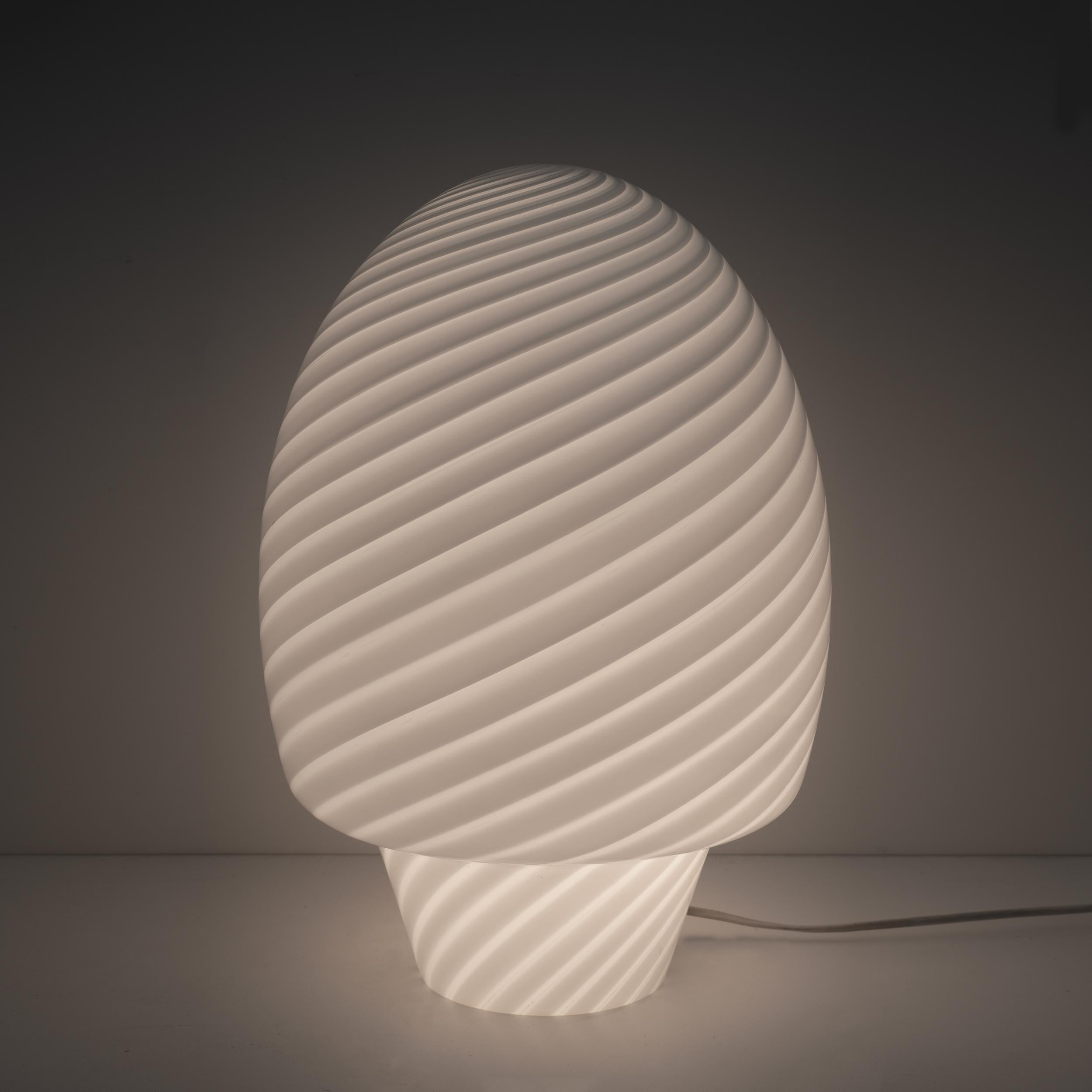 Venini Style Mid-Century Modern Italian Murano Glass Mushroom Table Lamp, 1970s 1