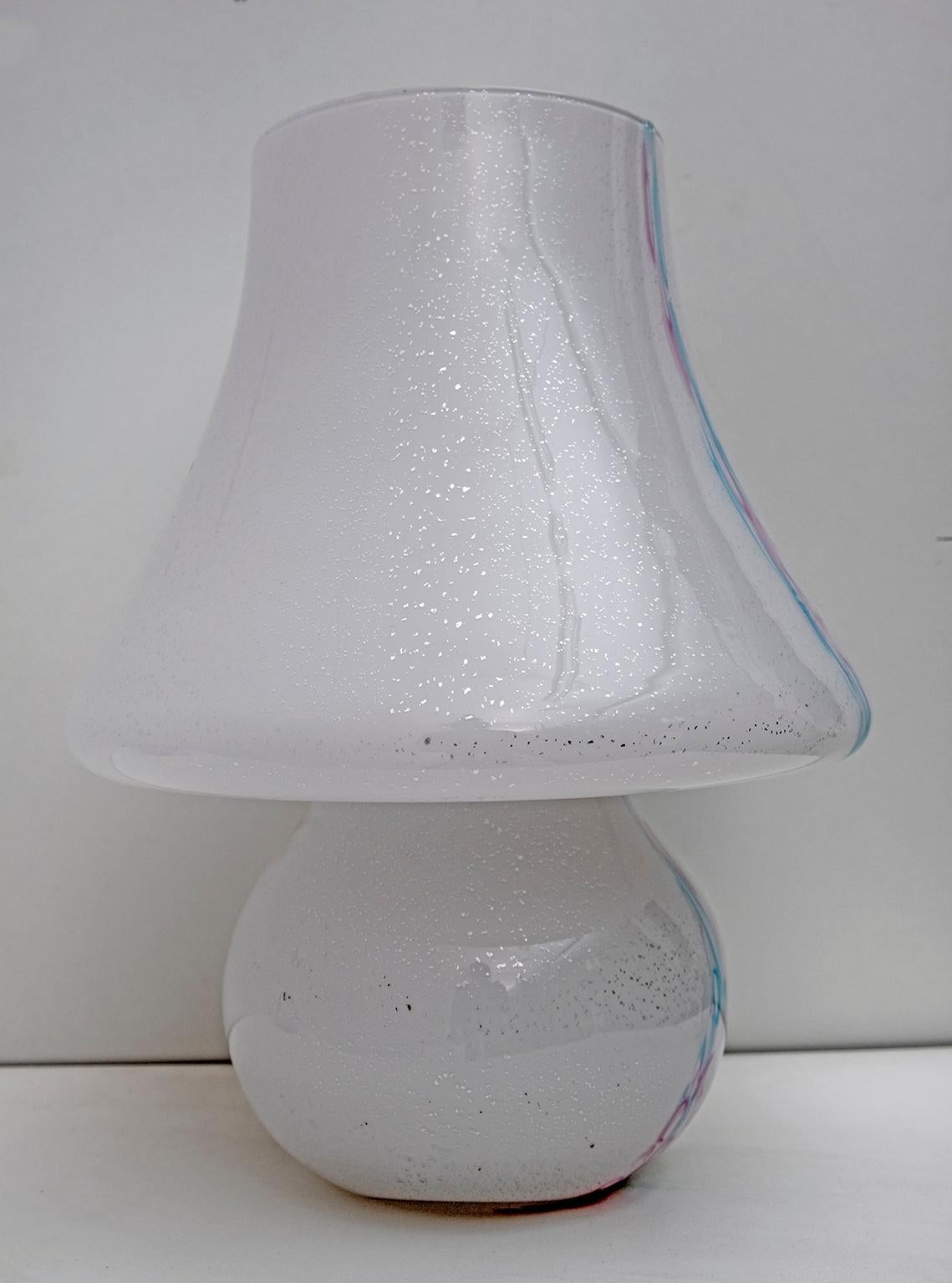 Venini Style Modern Italian Murano Glass Mushroom Table Lamp, 1980s In Good Condition For Sale In Puglia, Puglia