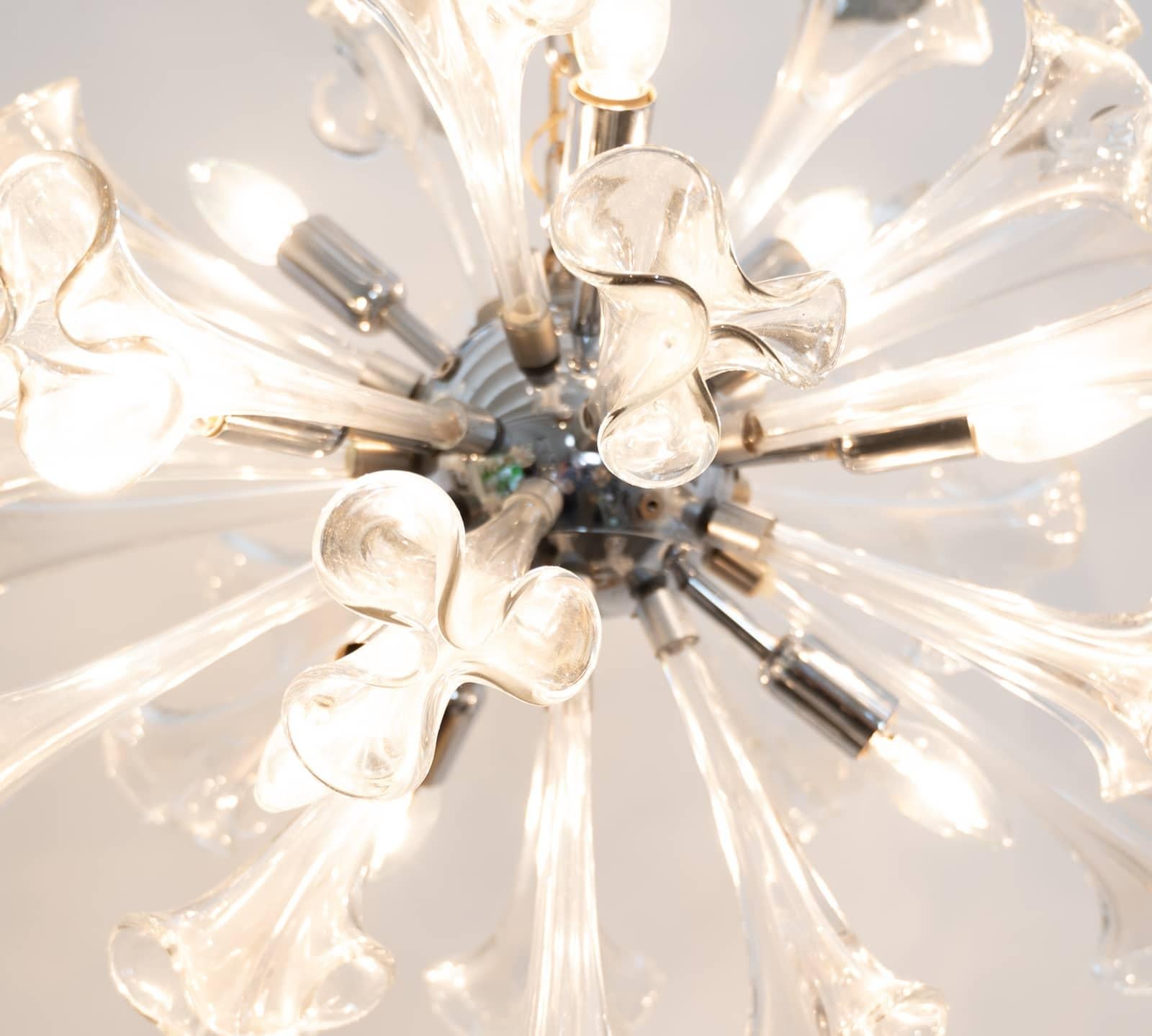 Lampe suspendue en forme d'étoile de fleur en verre de Murano de style Venini en vente 1