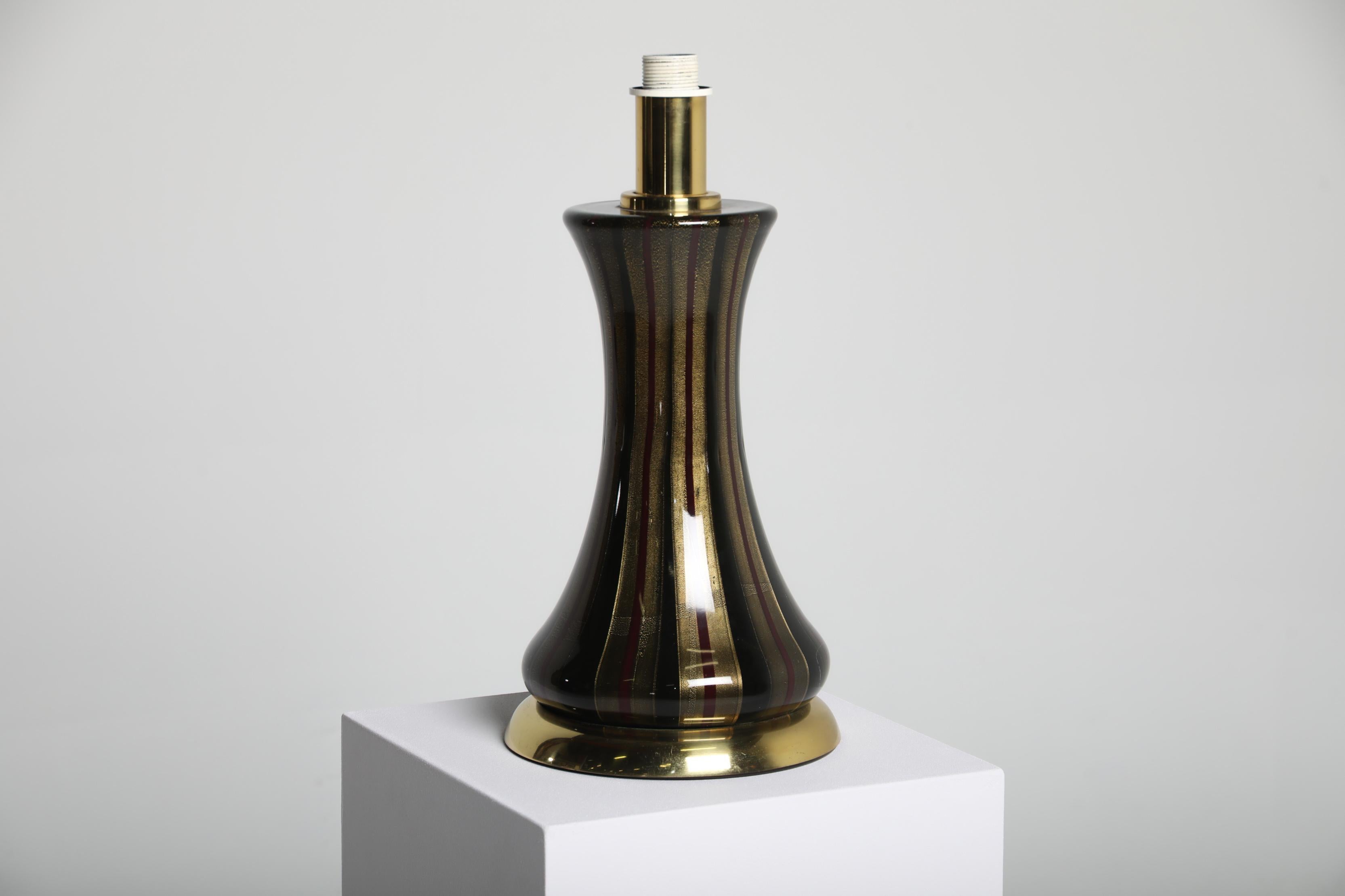 Mid-Century moderno Lampada da tavolo Venini in vetro di Murano e ottone, Italia, anni '50 in vendita