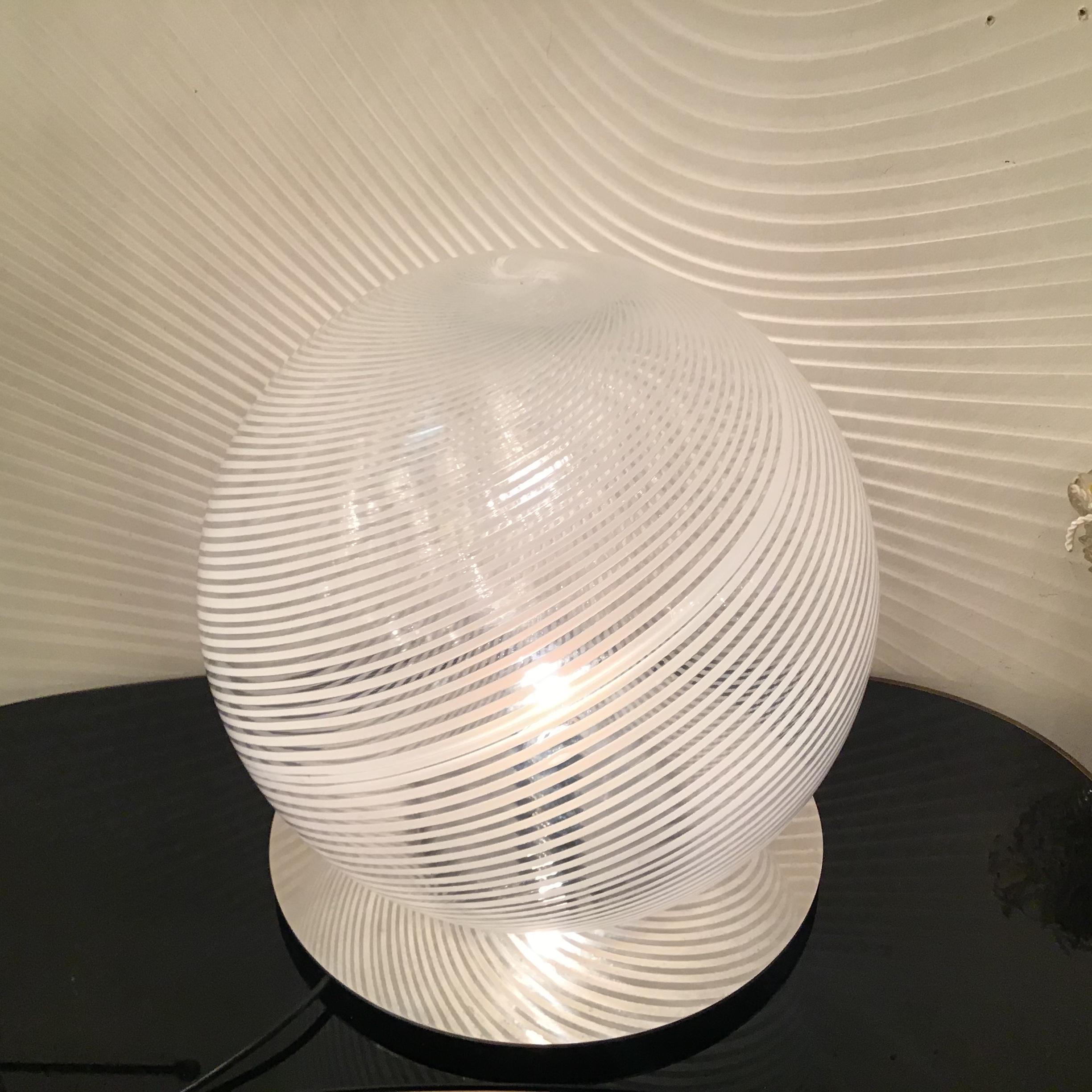 Venini-Tischlampe aus Muranoglas und Metall, Crome, Italien, 1960 (Sonstiges) im Angebot