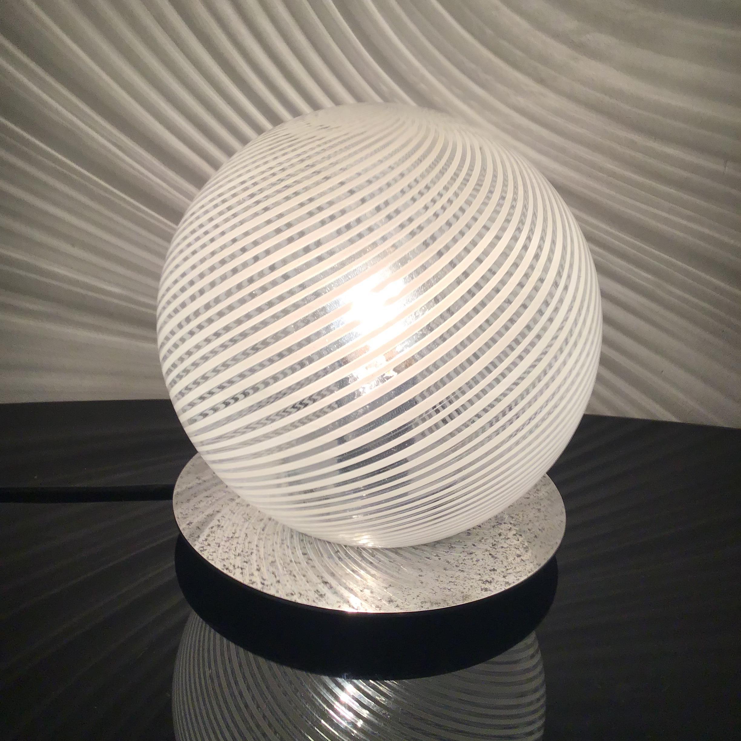 Venini Table Lamp Murano Glass Metal Crome 1960 Italy In Good Condition For Sale In Milano, IT