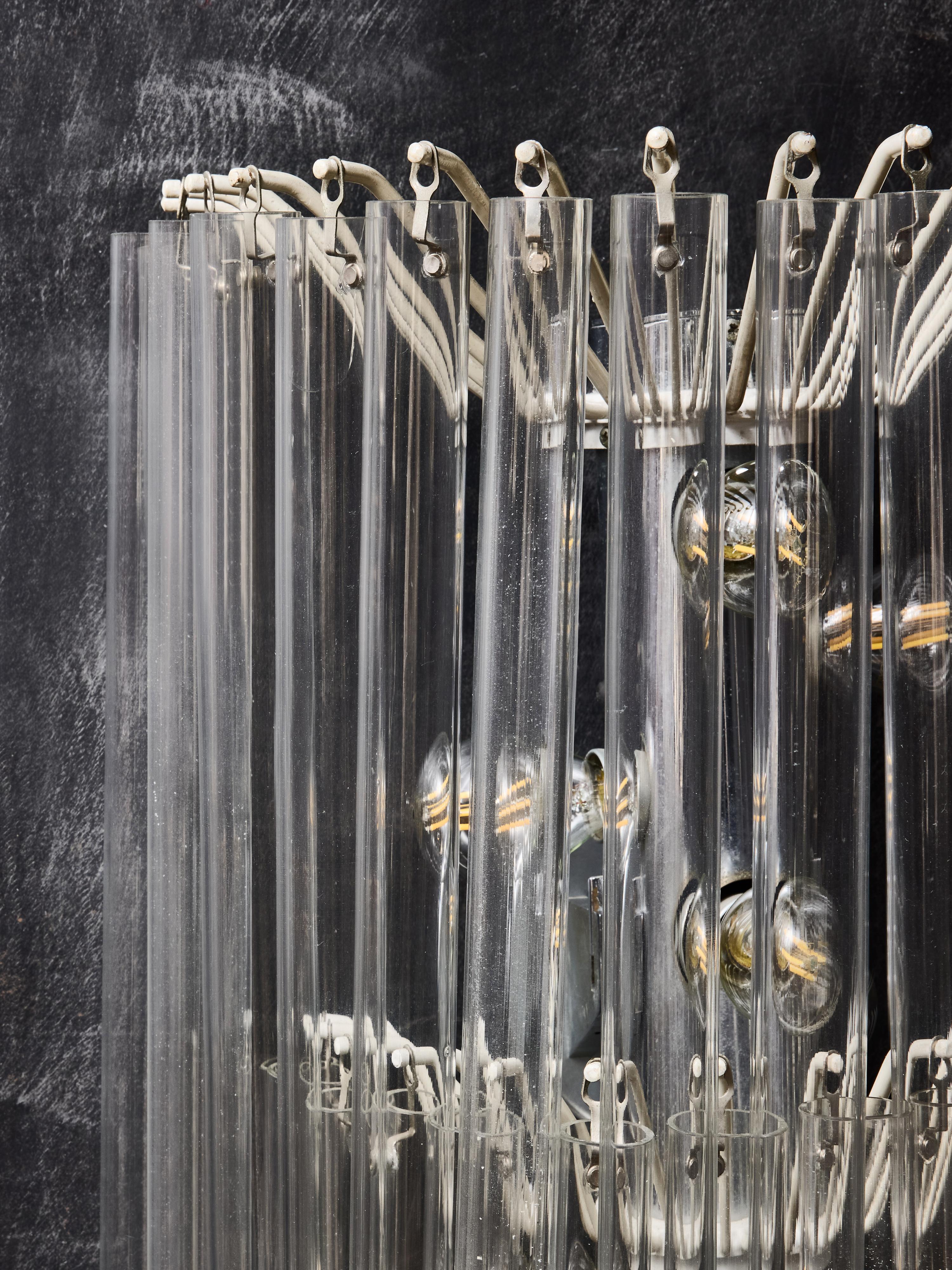 Italiano Venini Applique a tre piani con tubi in vetro trasparente in vendita