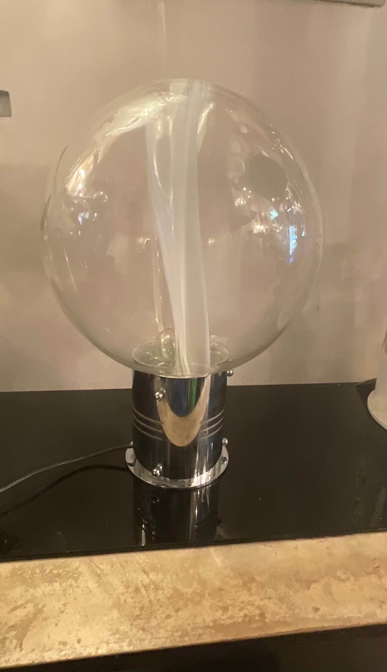 Italian VENINI - TONI ZUCCHERI - Mode table lamp. Membrane - Murano 1970 For Sale