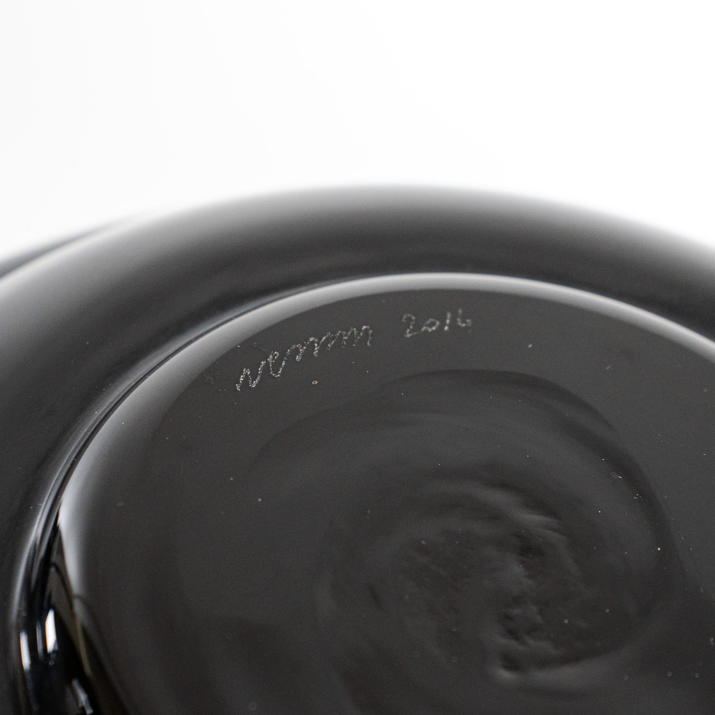 Venini Deco vase, model 707.10, produced in 2014 and accompanied by its original Venini box and paperworks.
The Deco series traces its origins to the creative vision of Napoleone Martinuzzi, one of the most influential figures in 20th-century Murano